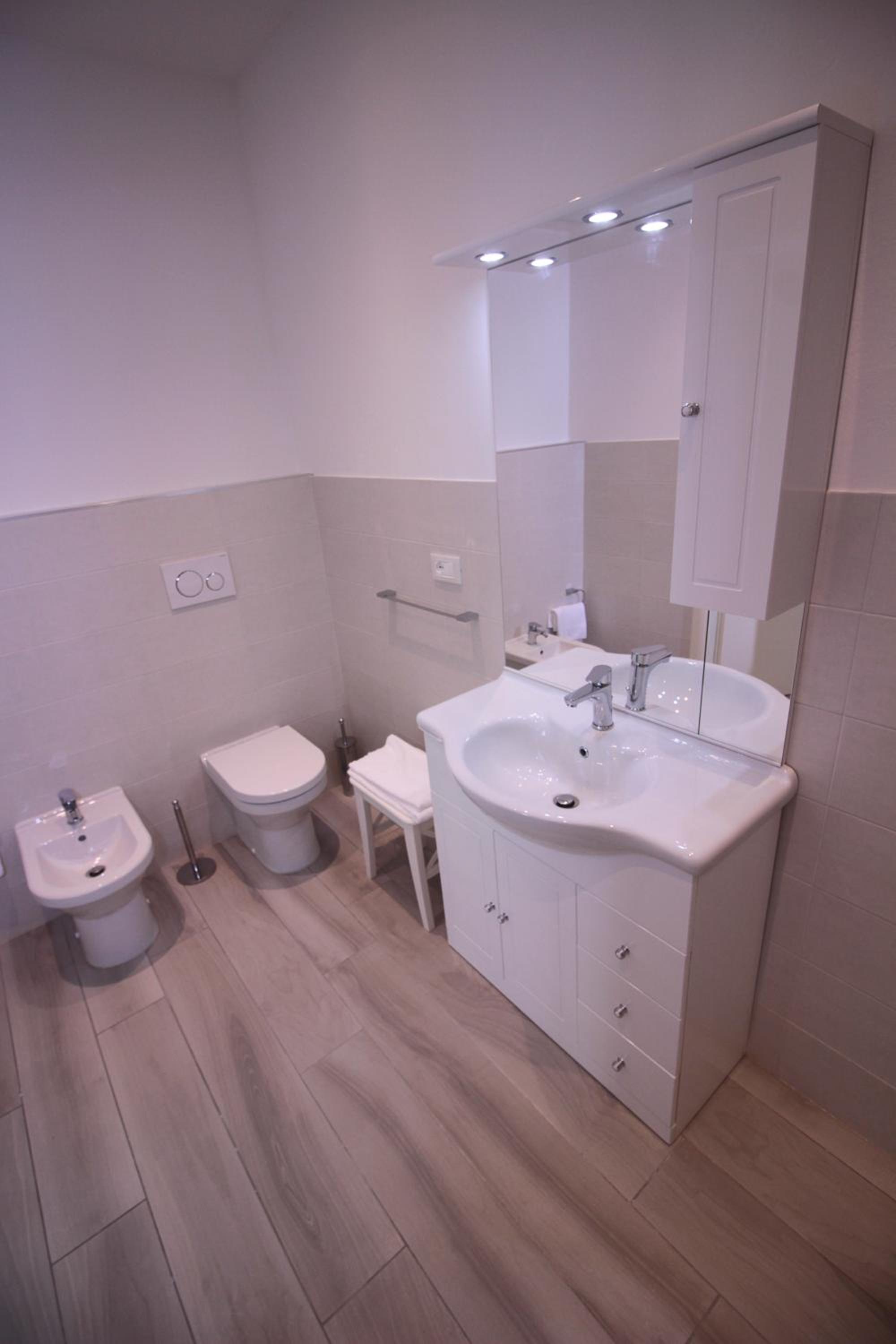 Deluxe Triple Room - Photo 5