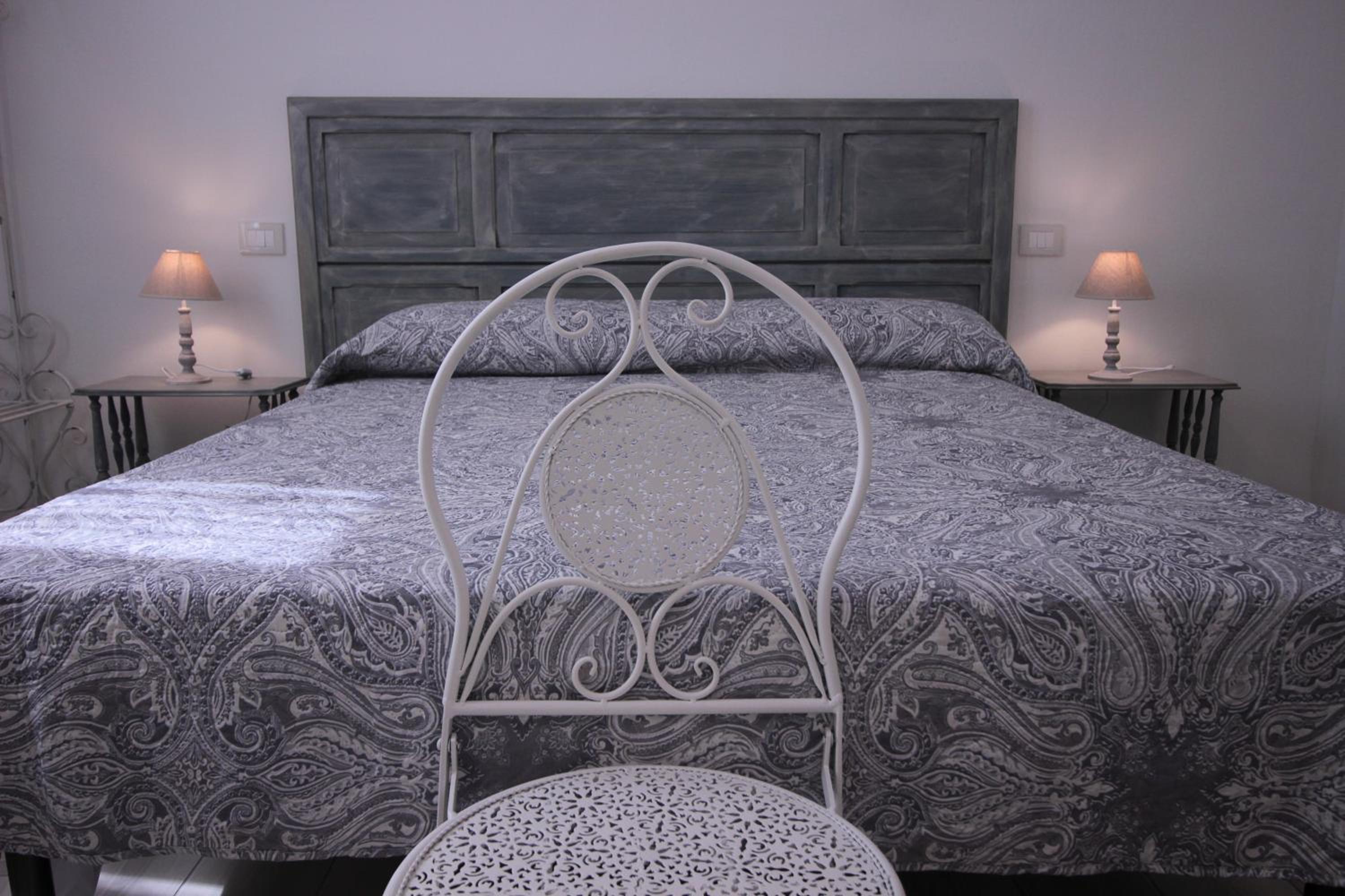 Double Room with Private Bathroom - Photo 21