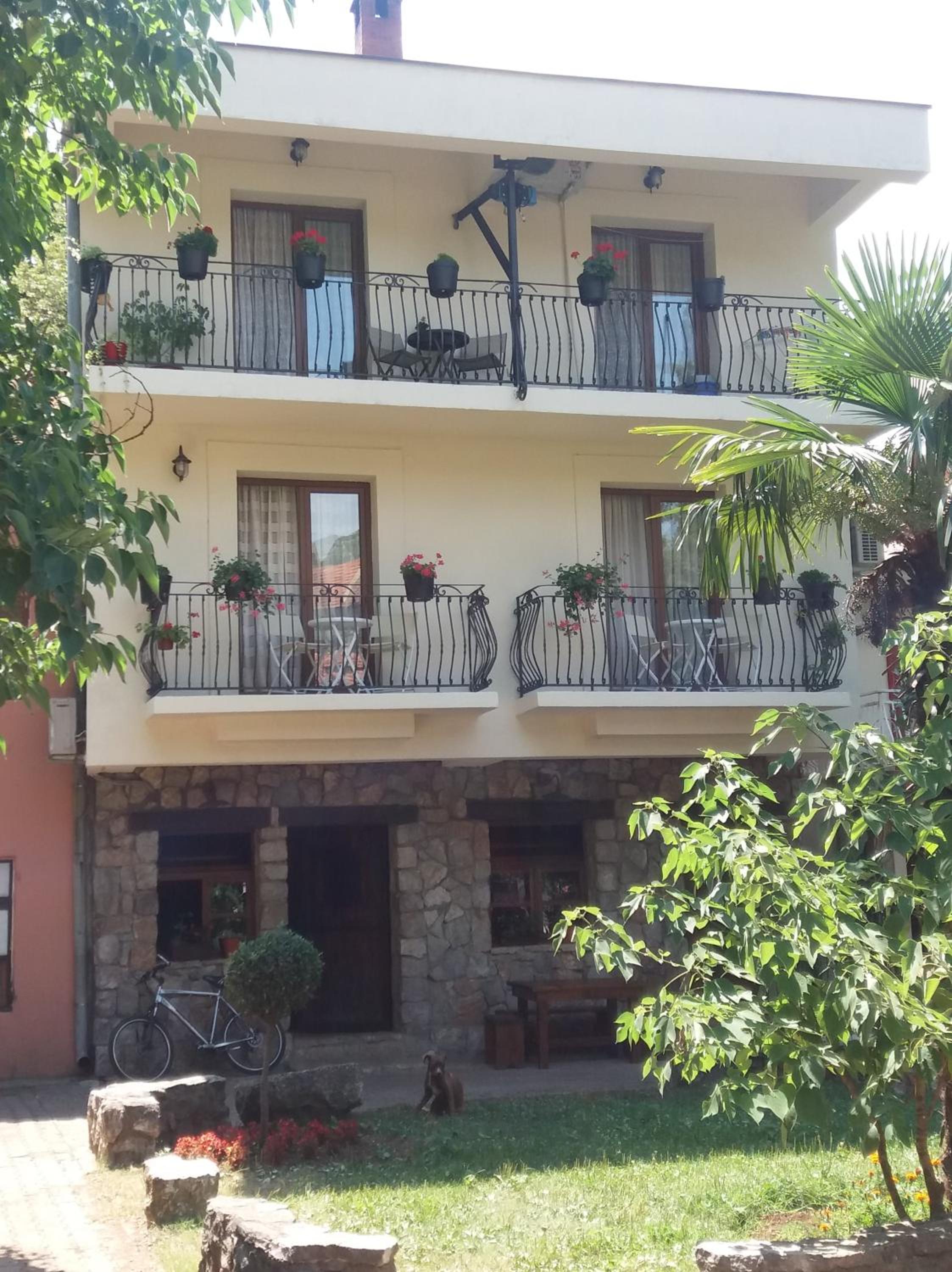 Apartment with Balcony photo 2