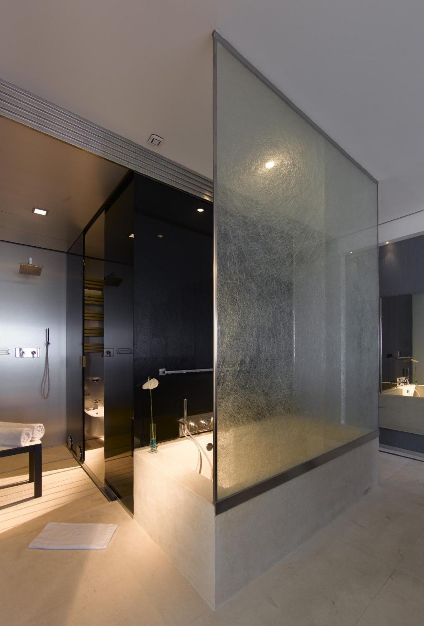 Junior Suite with Sea View - Photo 13