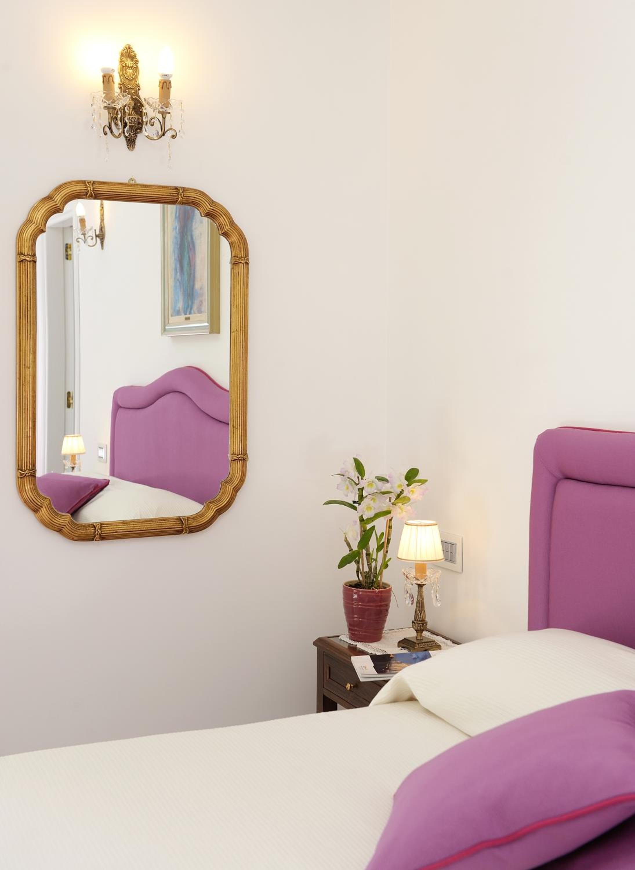 Junior Suite with Balcony - Photo 58