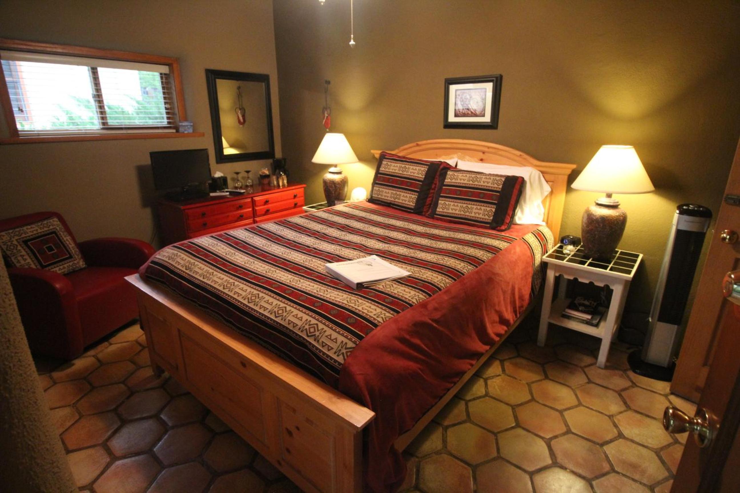 Two-Bedroom Queen Suite - Dreamcatcher photo 2