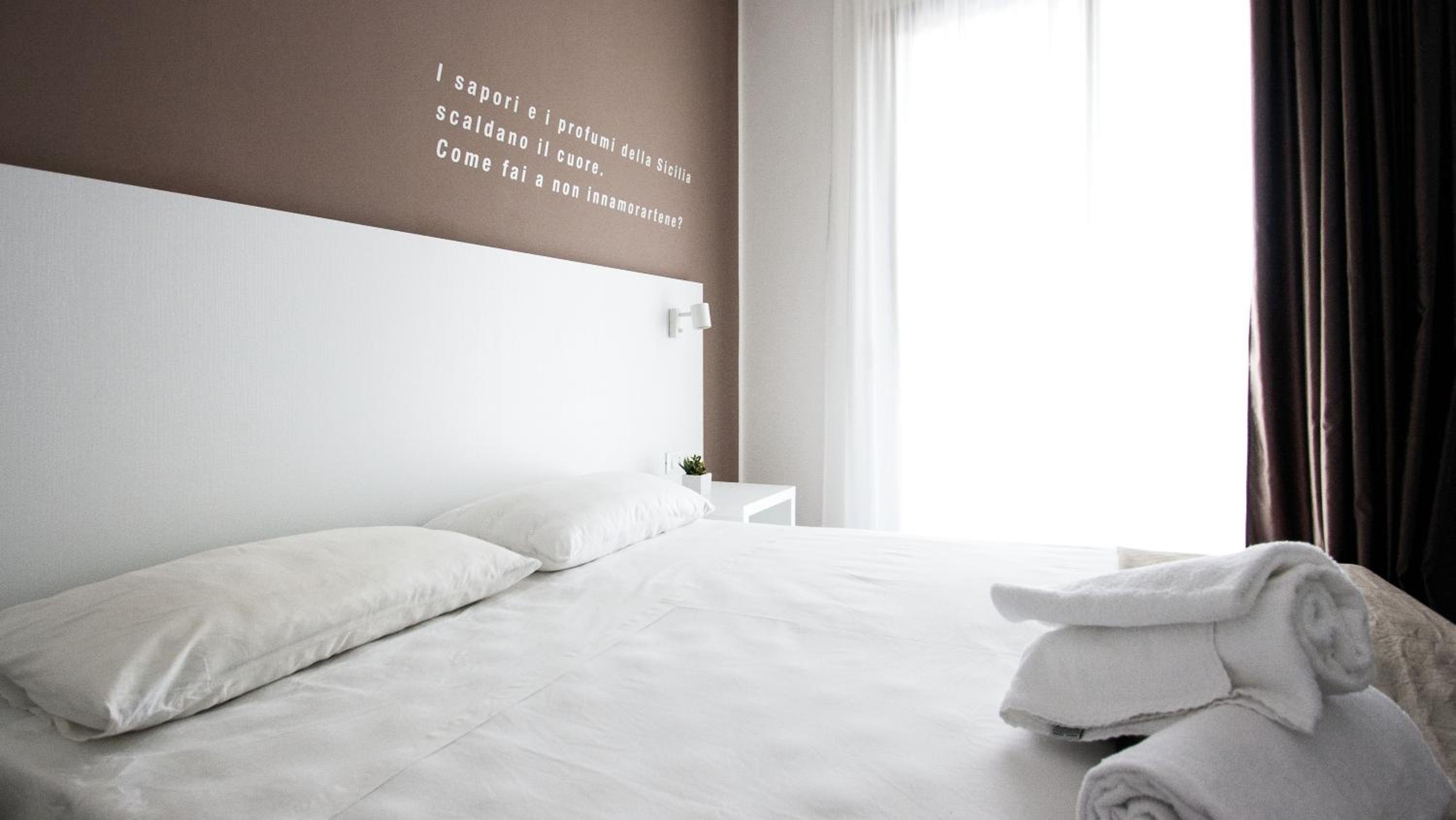Deluxe Double Room - Photo 5