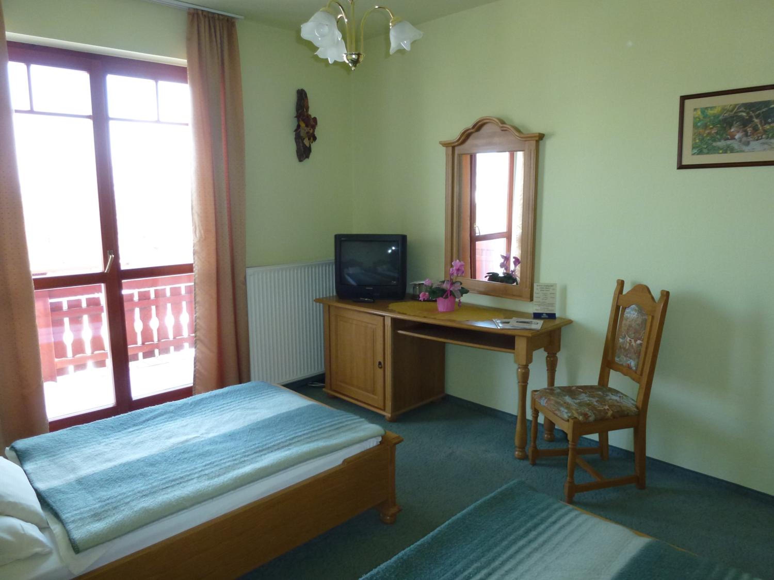 Twin Room with Balcony photo 3