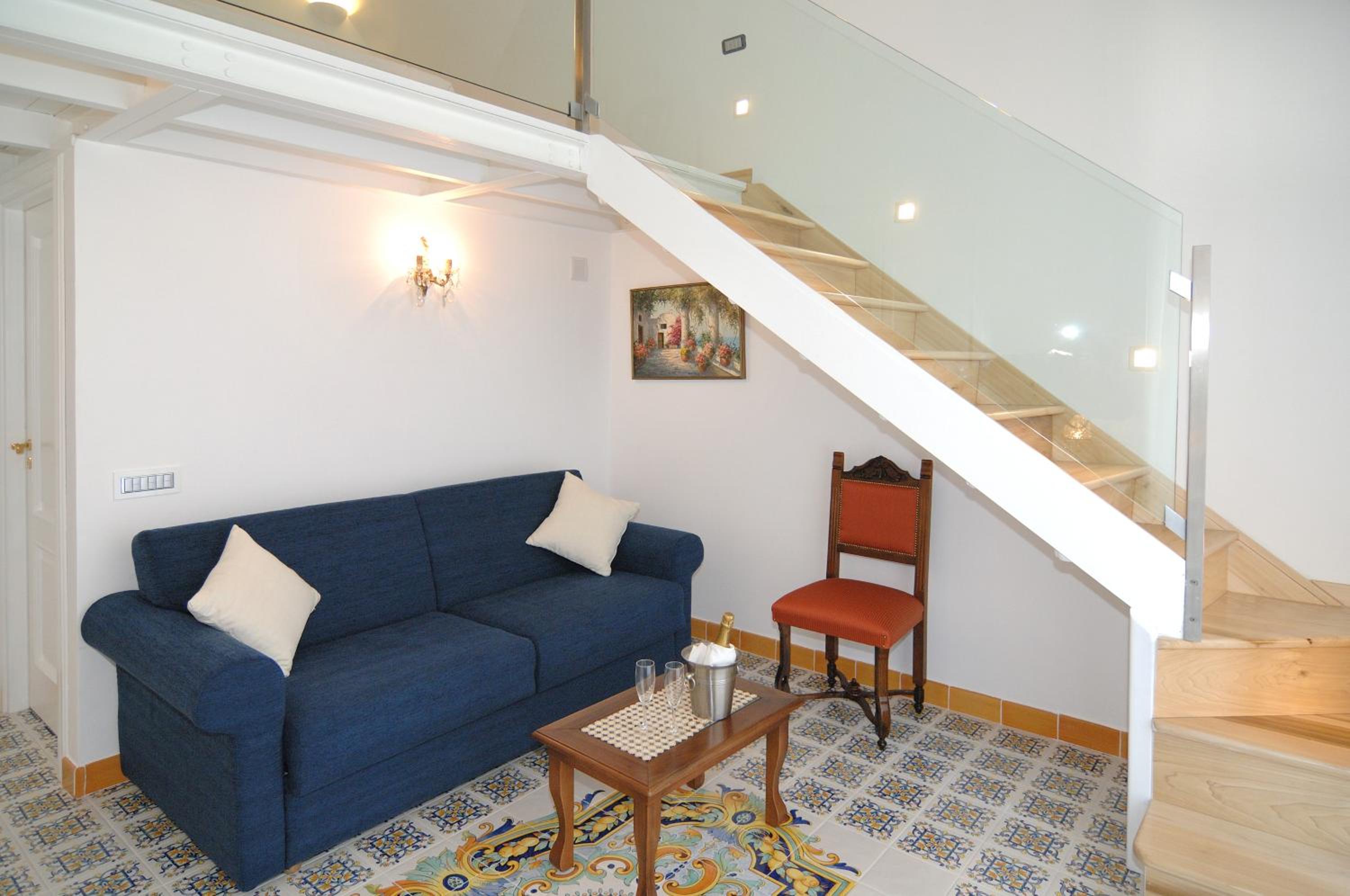 Junior Suite with Balcony - Photo 20
