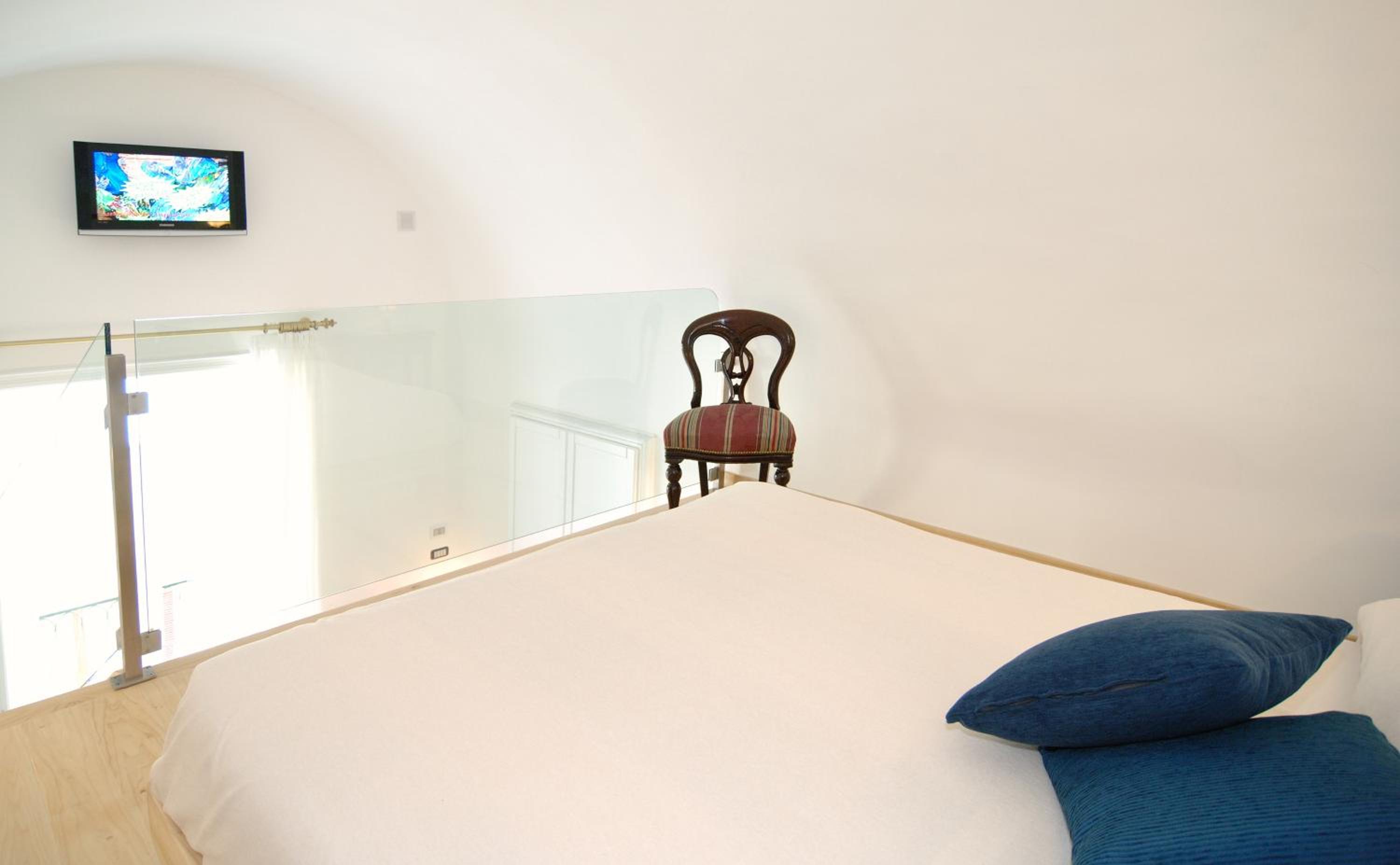 Junior Suite with Balcony - Photo 65