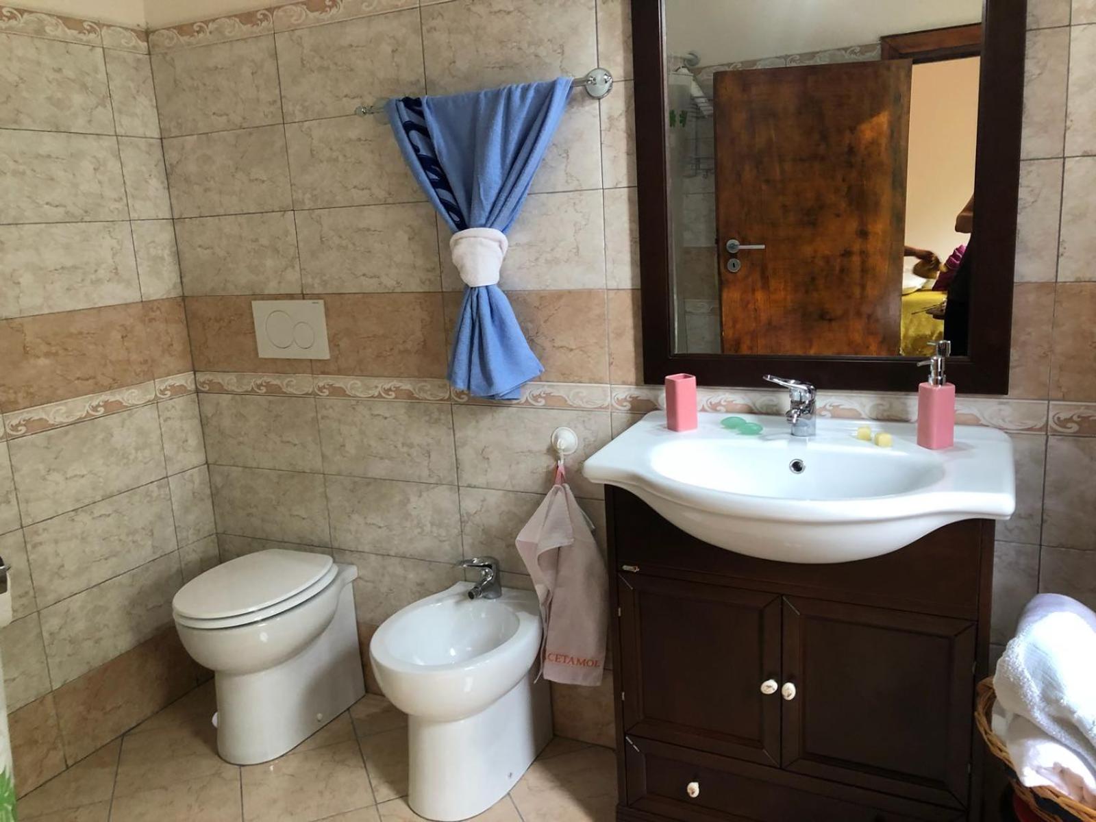 Deluxe Double Room with Shower photo 2