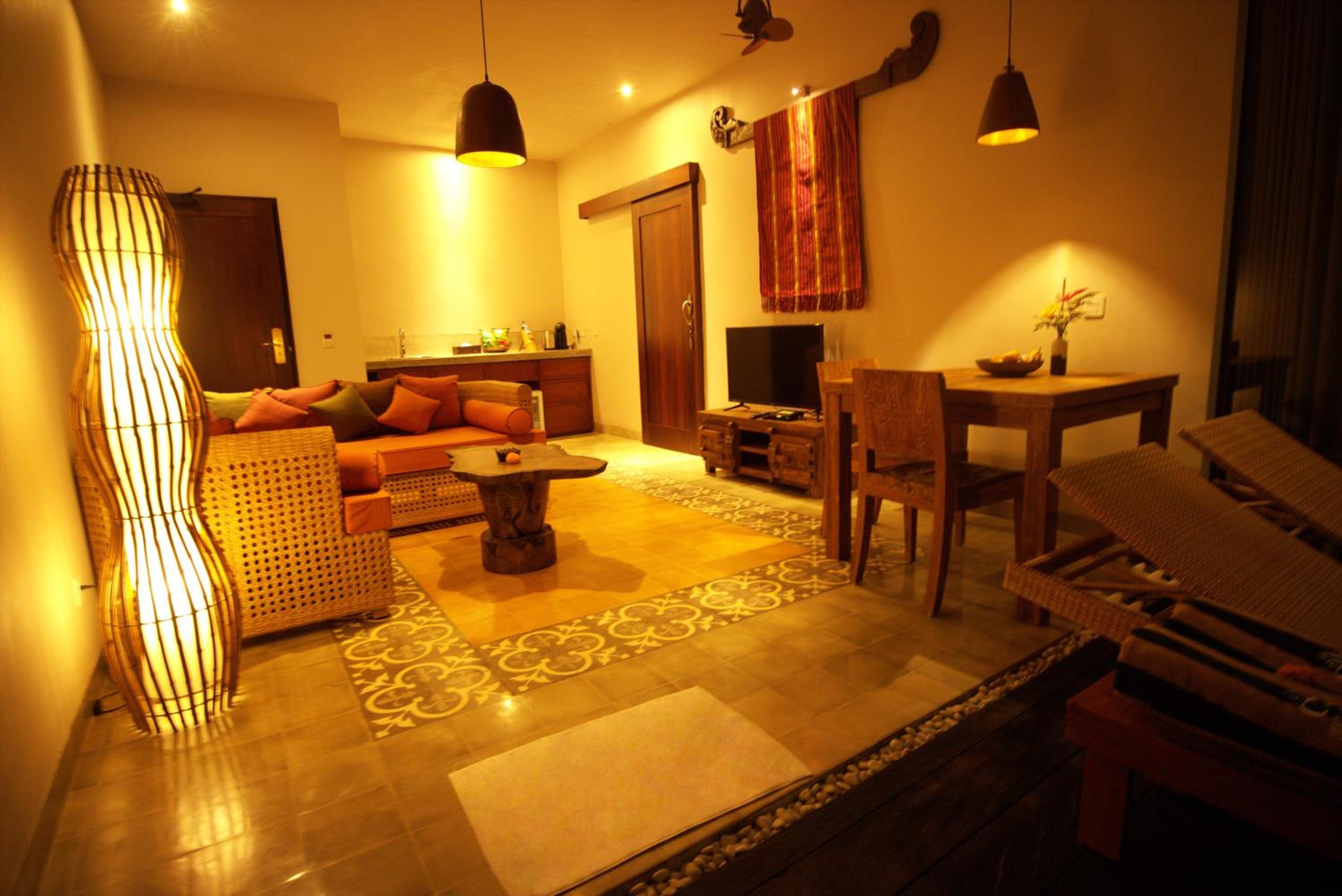 Deluxe One-Bedroom  Villa with Private Pool  and Jacuzzi  photo 3
