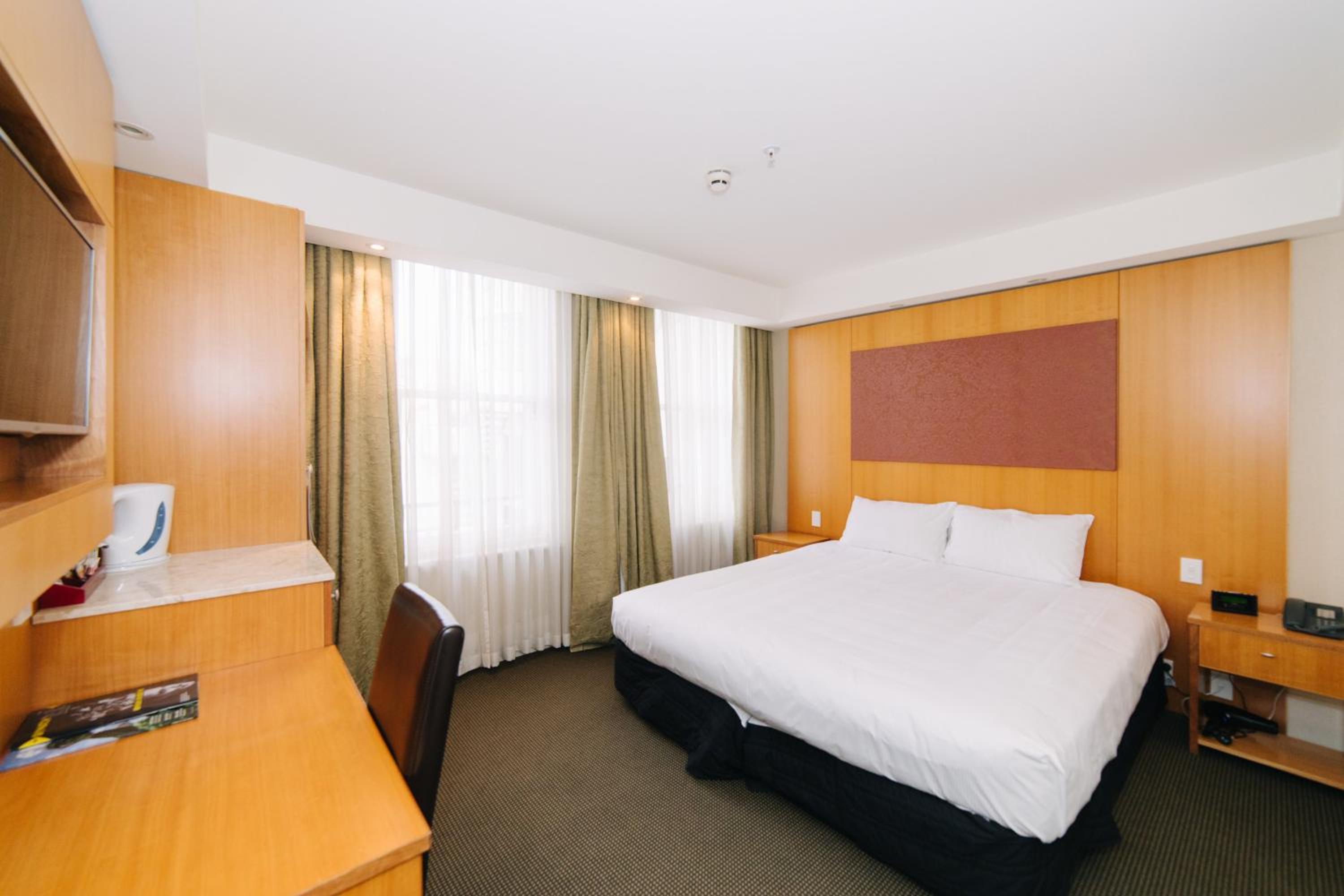 Standard Queen/King Only Room - Photo 3