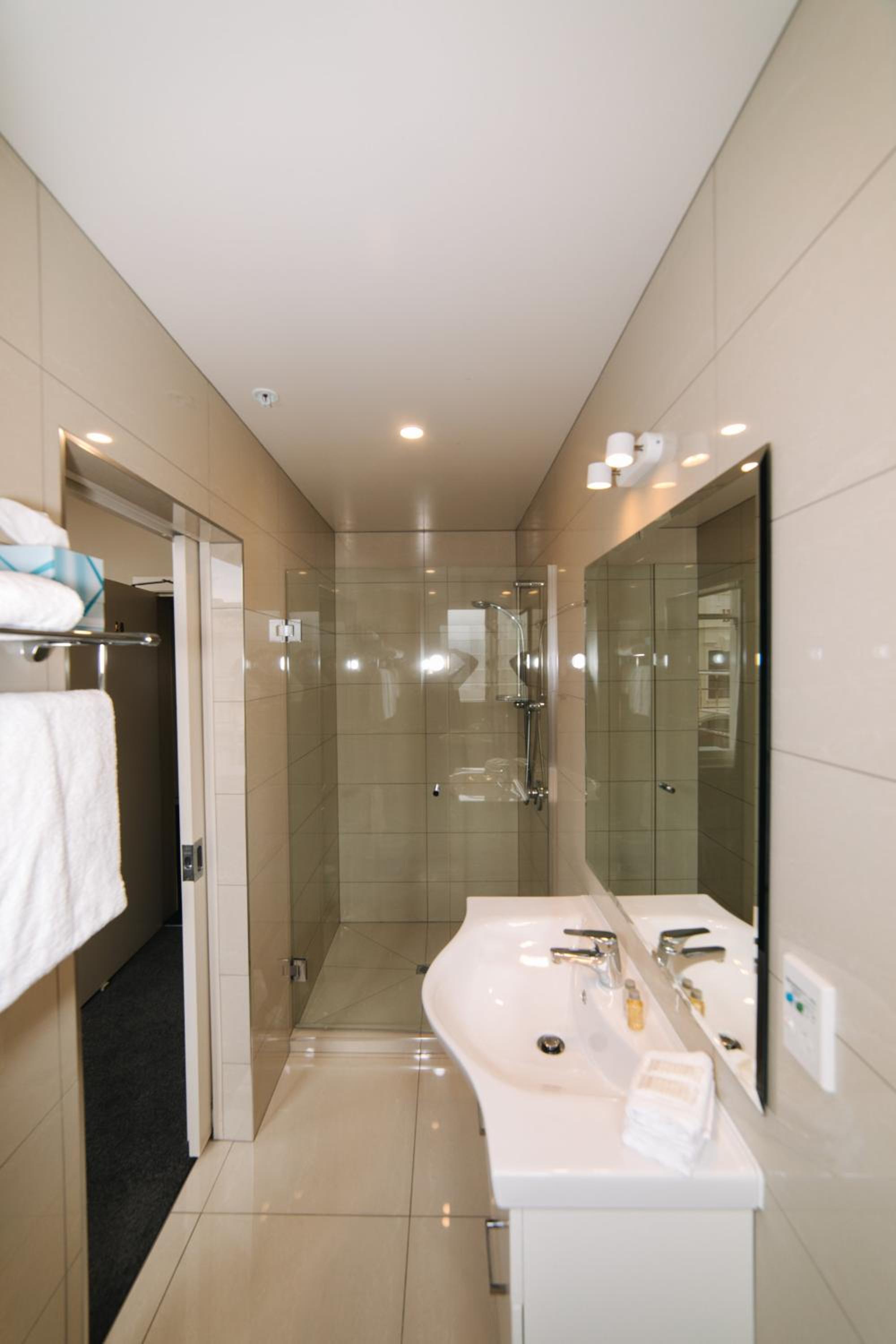 Premium Queen Only Room - Photo 3