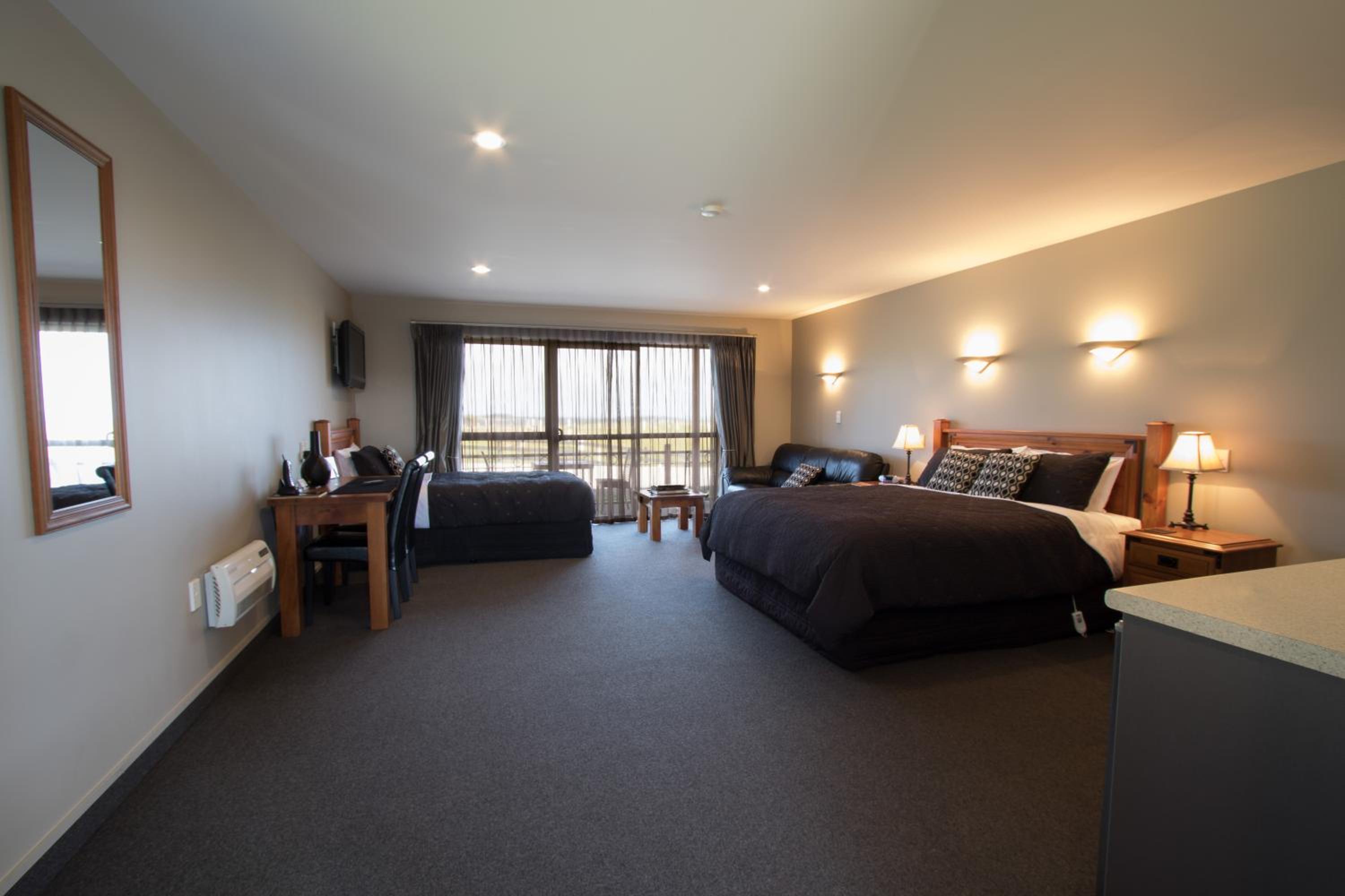 Deluxe Triple Room - Photo 1