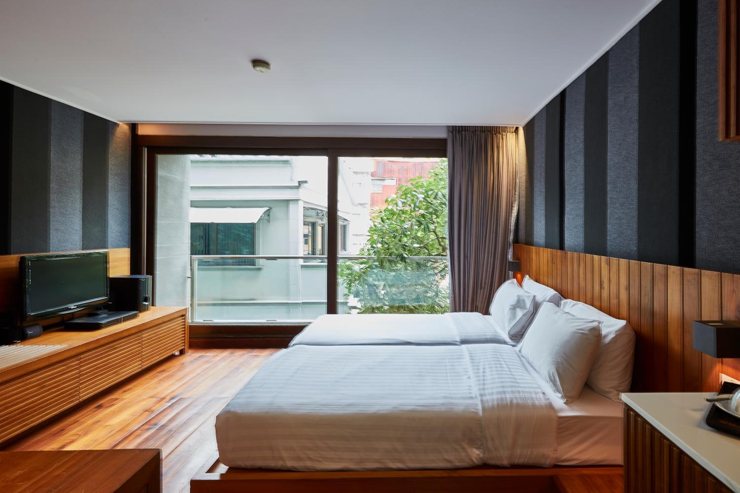 Studio Twin Bed photo 2
