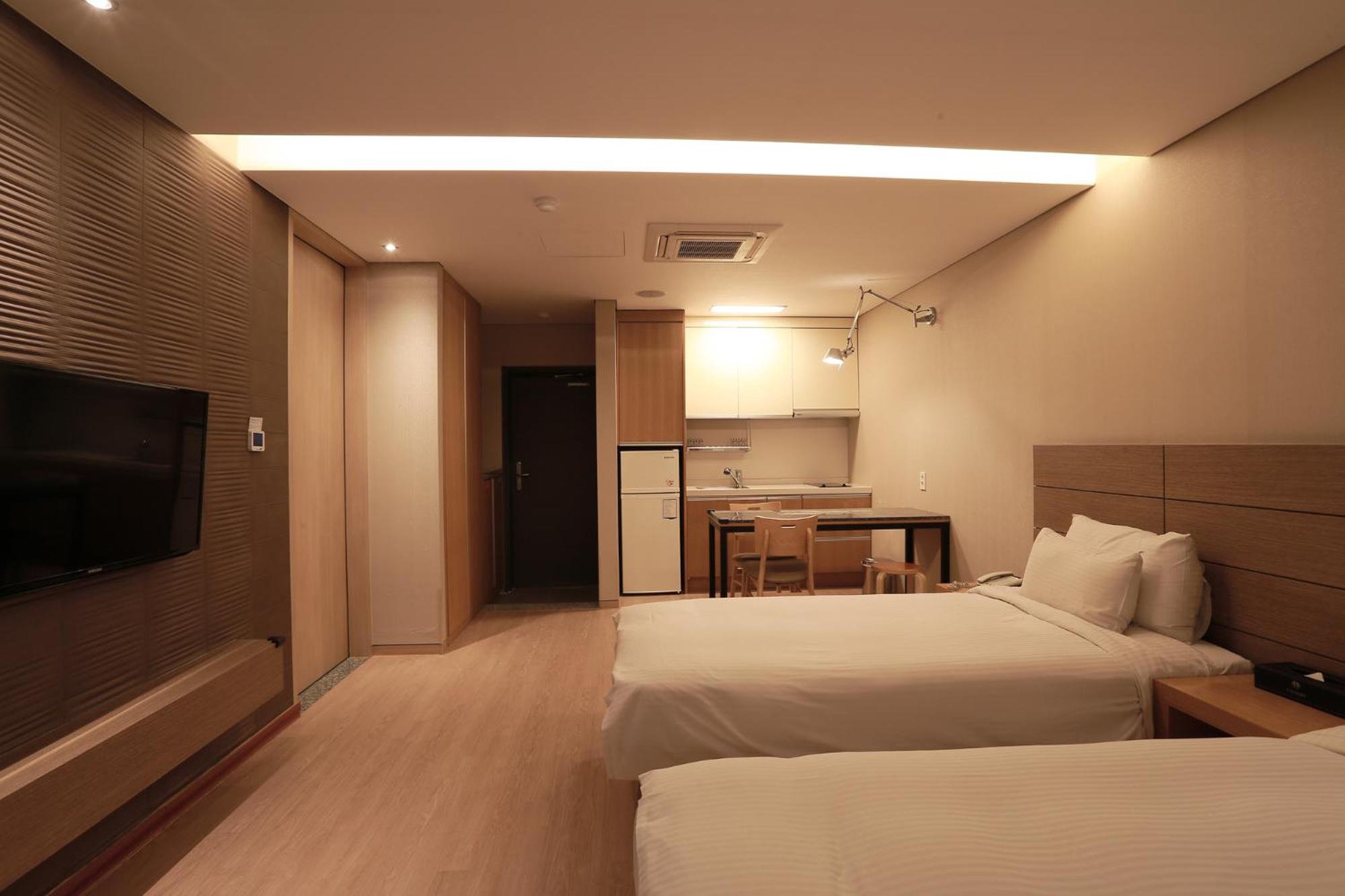Y Triple Room  photo 2
