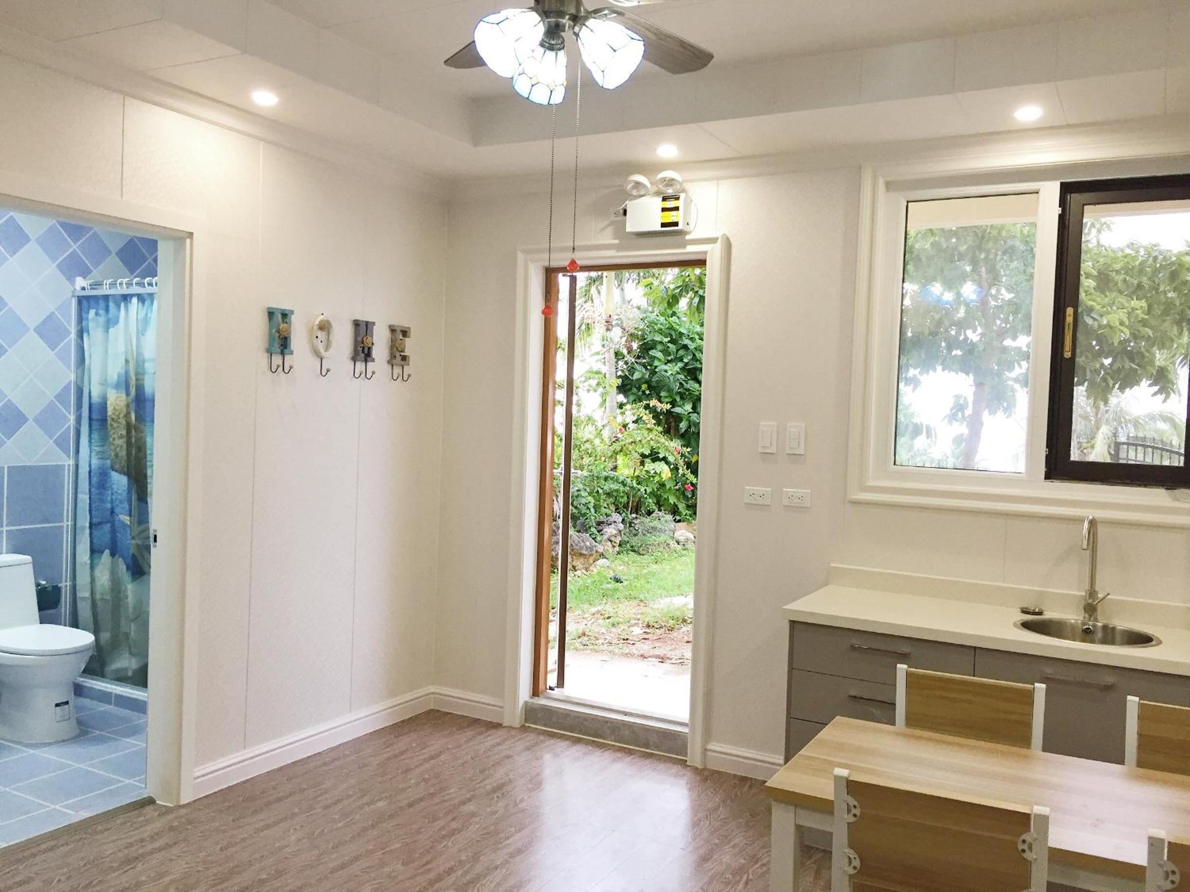 Luxury One-Bedroom Suite with Sea View photo 3