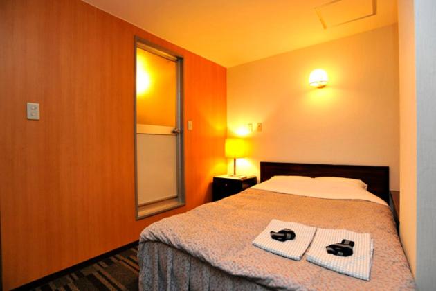 Double Room with Small Double Bed - Smoking photo 1