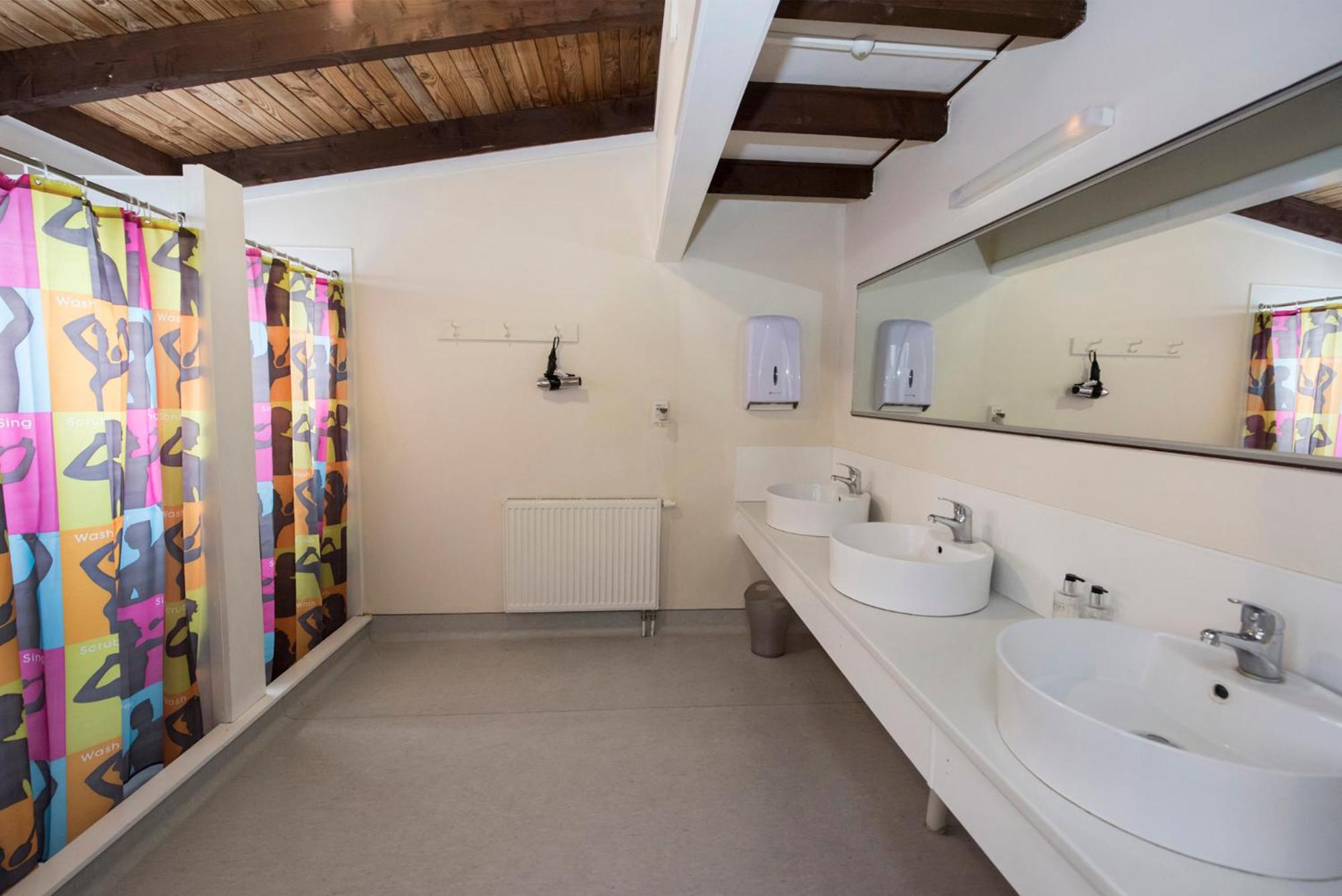 Economy Twin Room with Shared Bathroom photo 1