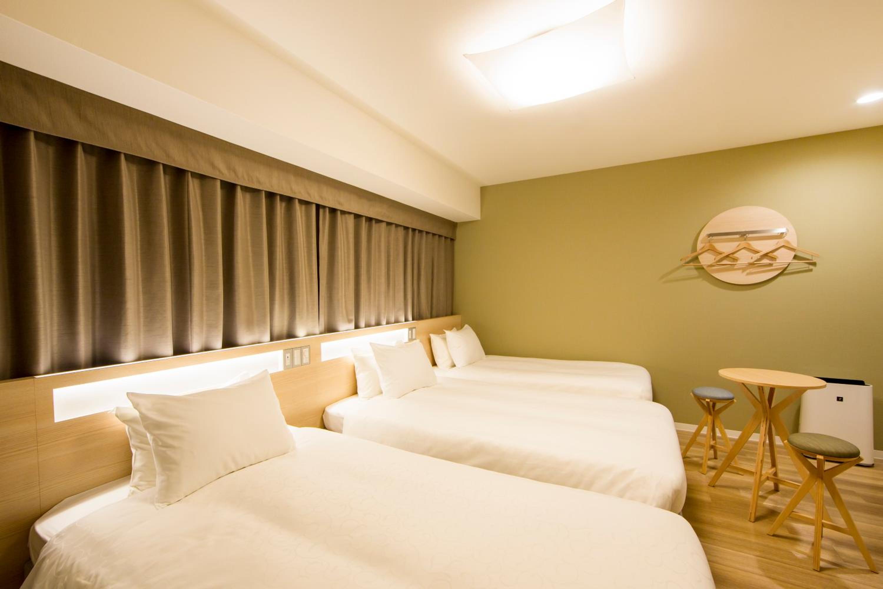 Twin Room with Extra Bed photo 1
