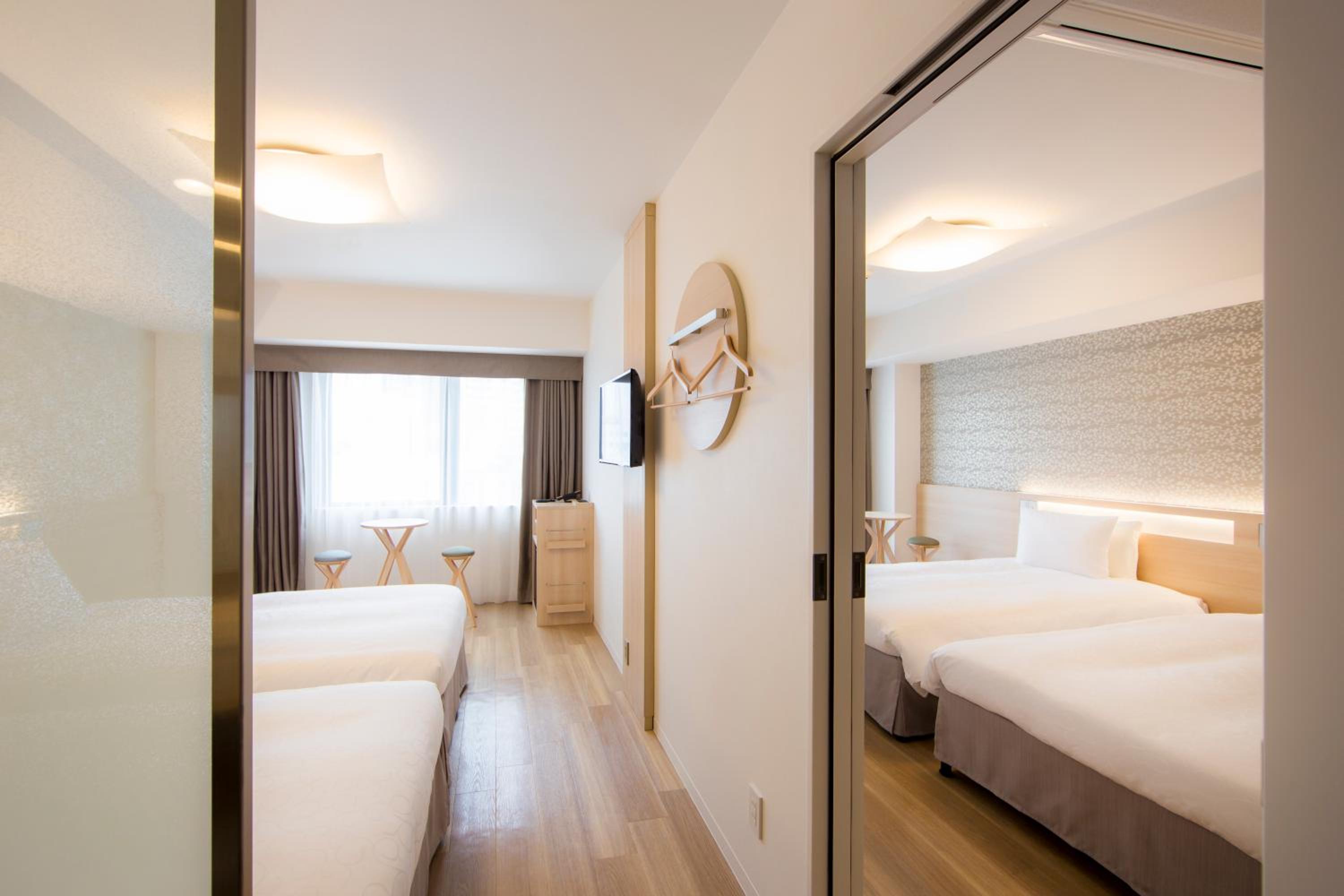 Connecting Room (5 Adults) photo 1