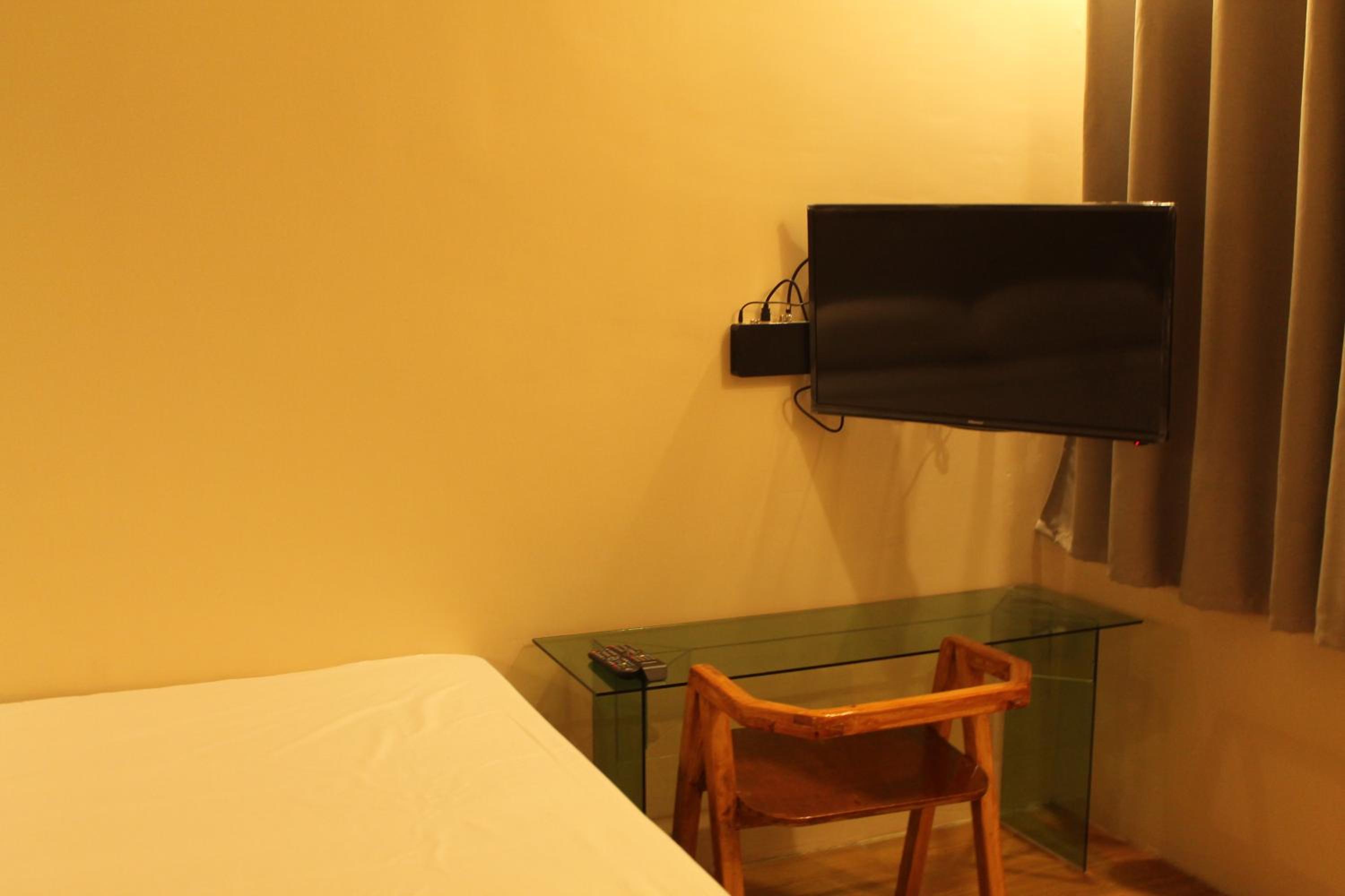 Deluxe Queen Room - Photo 4