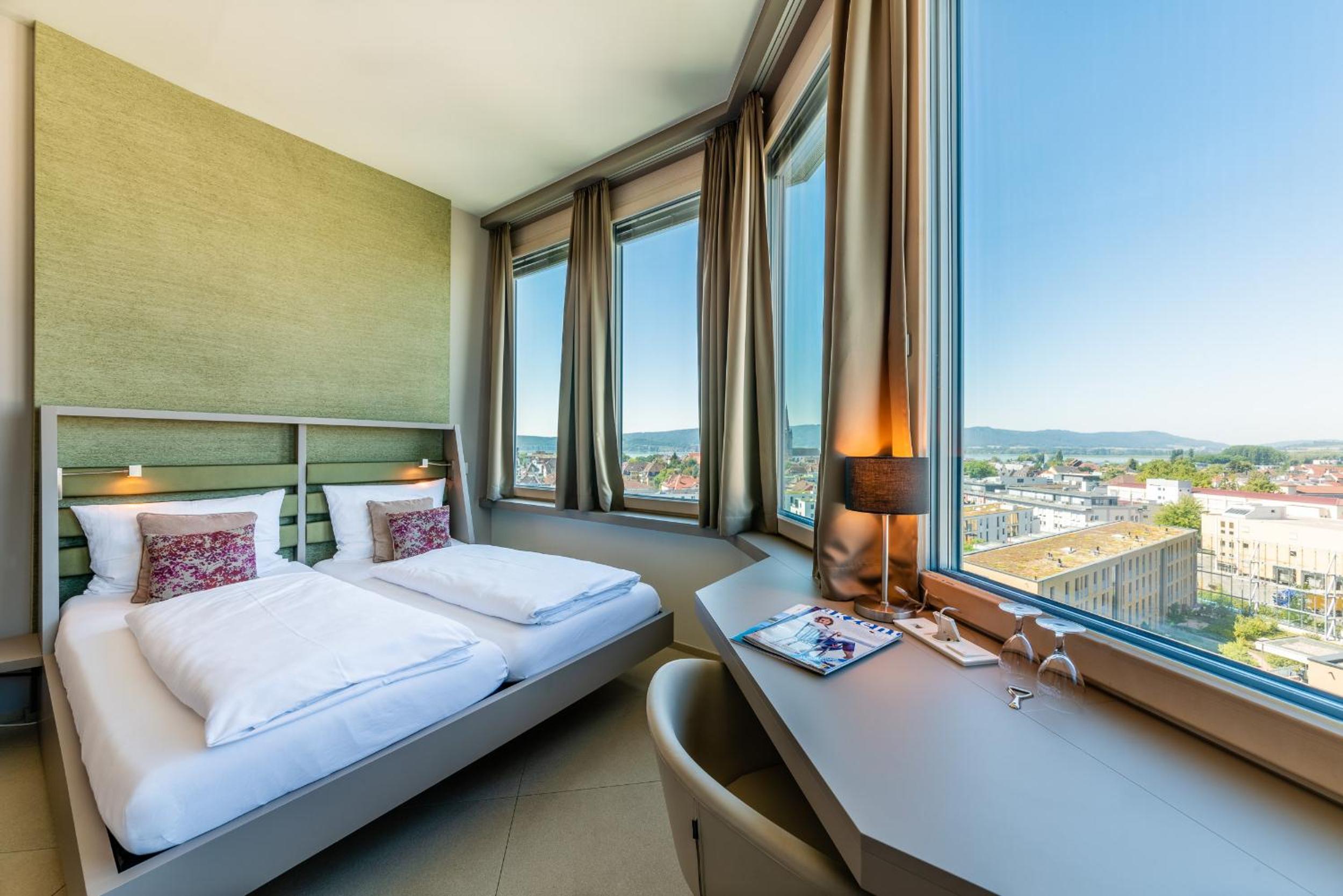 Double Room with Lake View - Photo 1