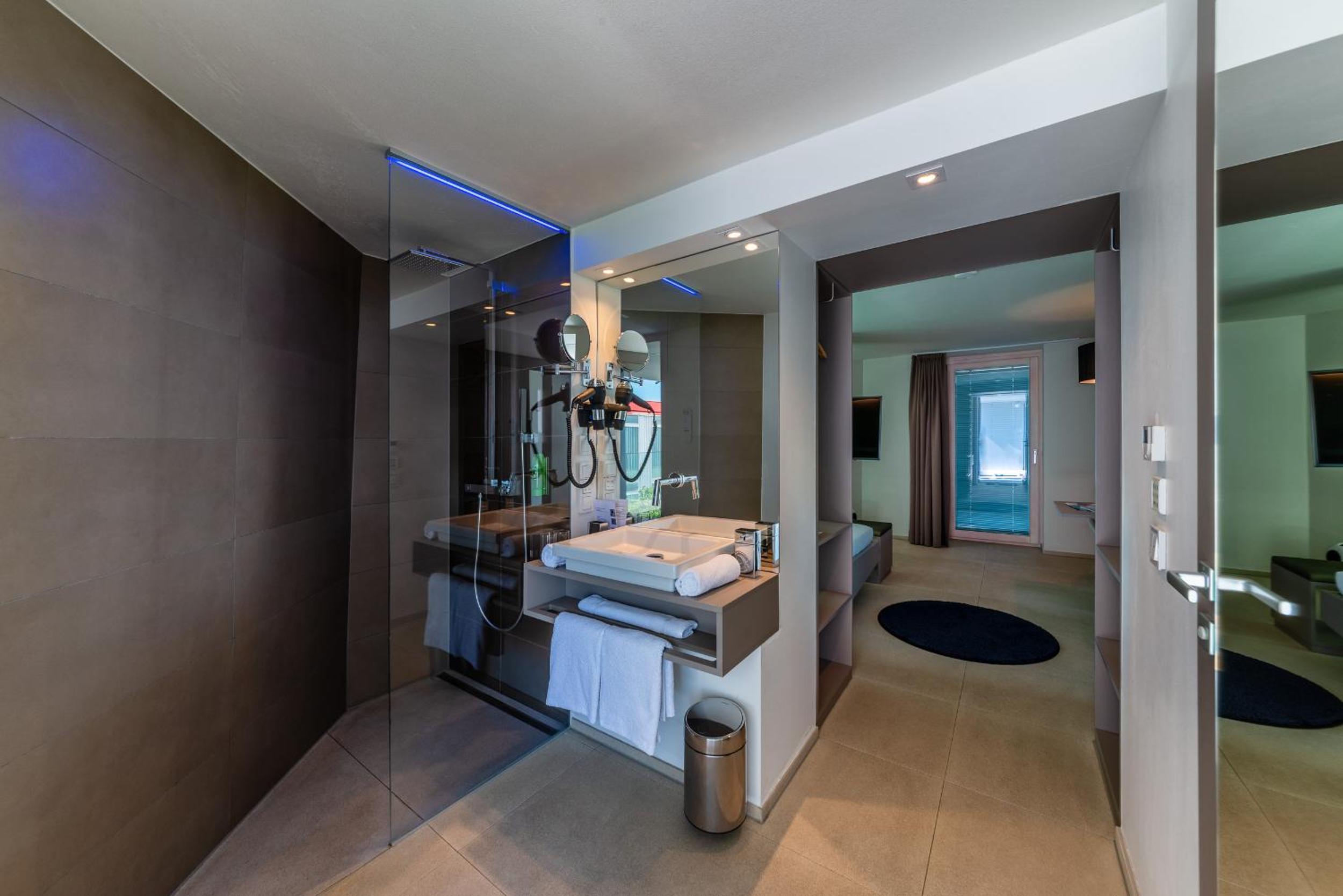 Double Room with Balcony (2.-7. Floor) - Photo 4