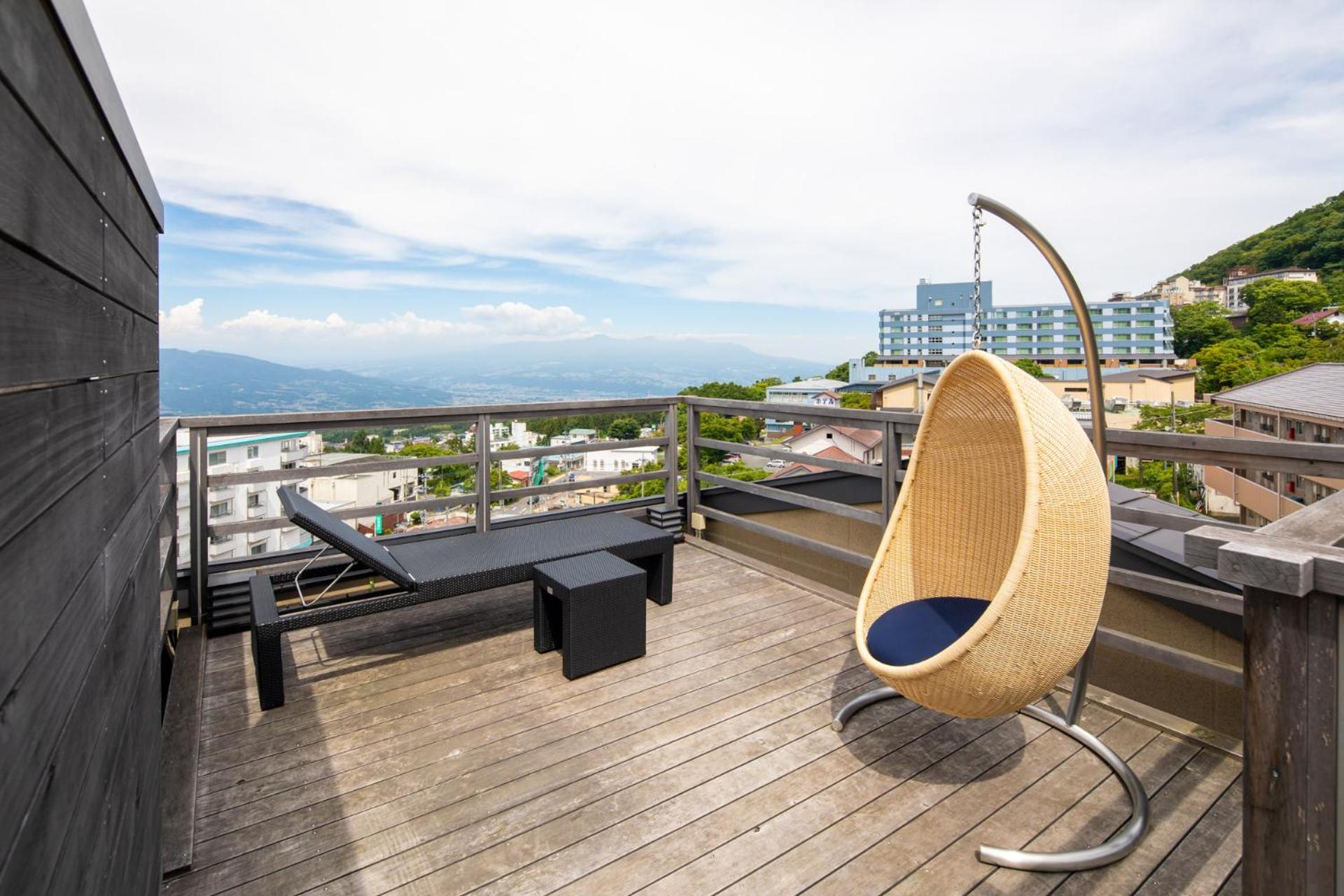 Japanese-Style Room with Open-Air Bath and Wooden Deck Balcony - North Wing photo 3