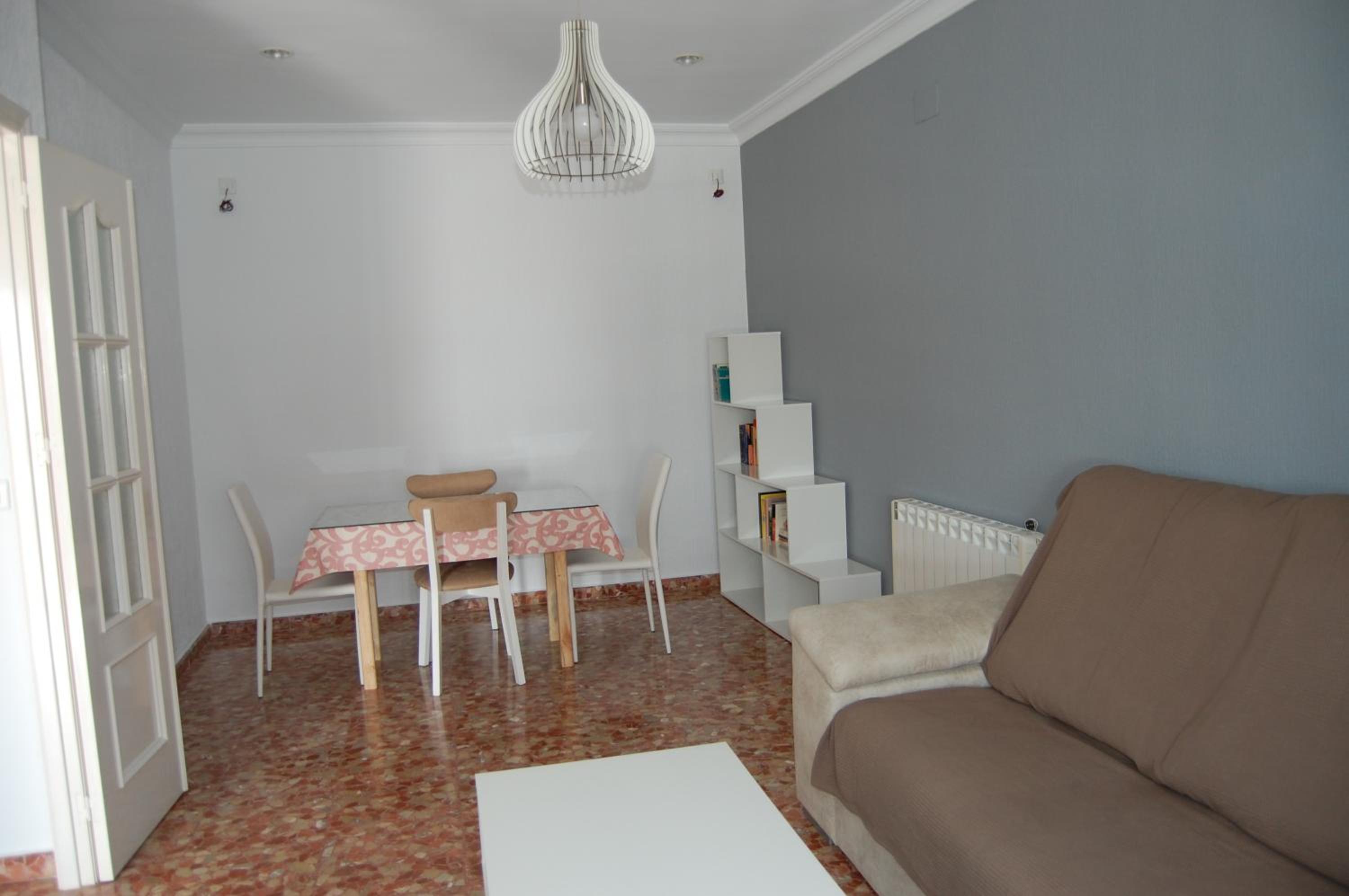 Casa de cuatro habitaciones