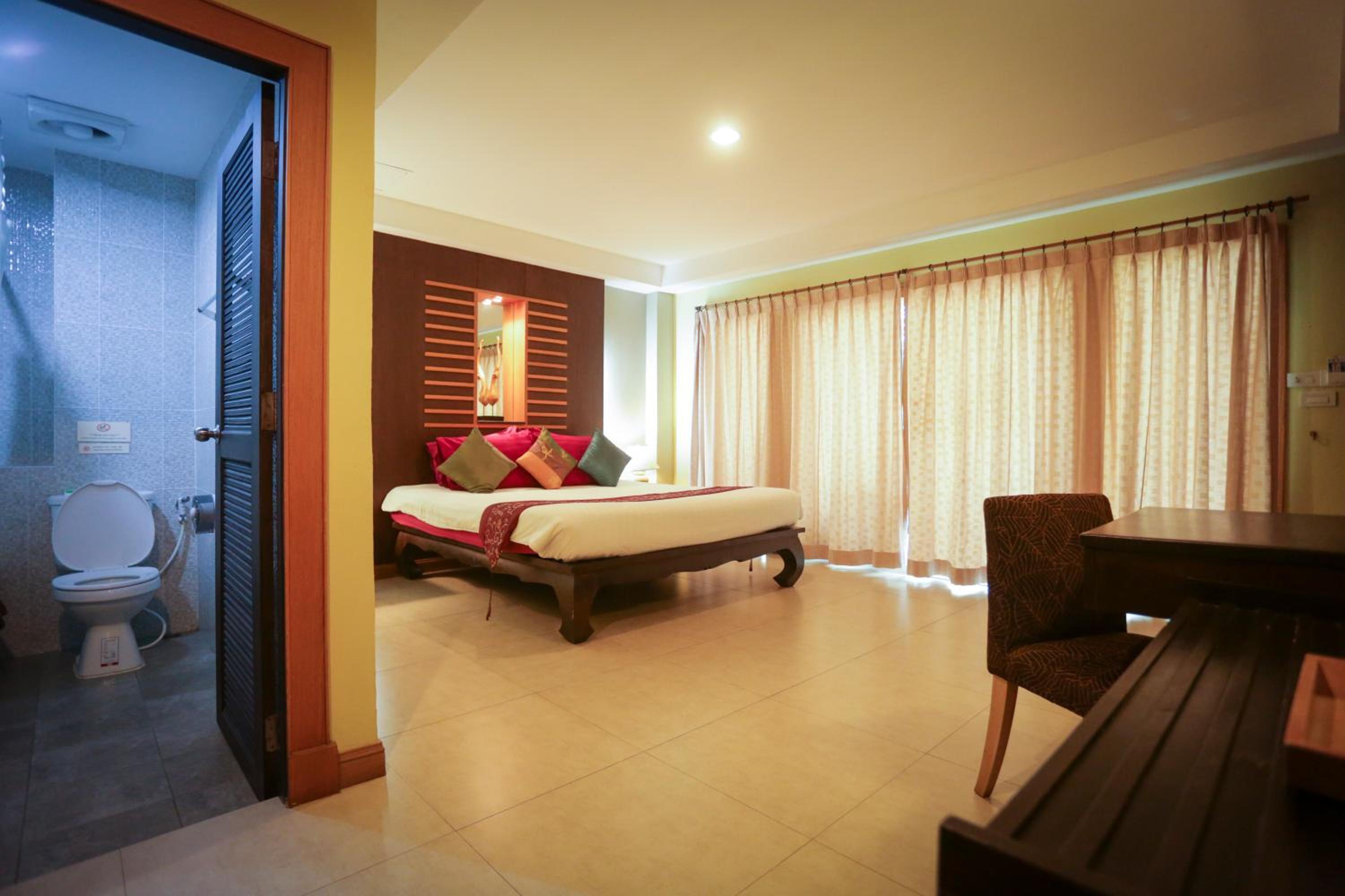 Deluxe Double or Twin Room