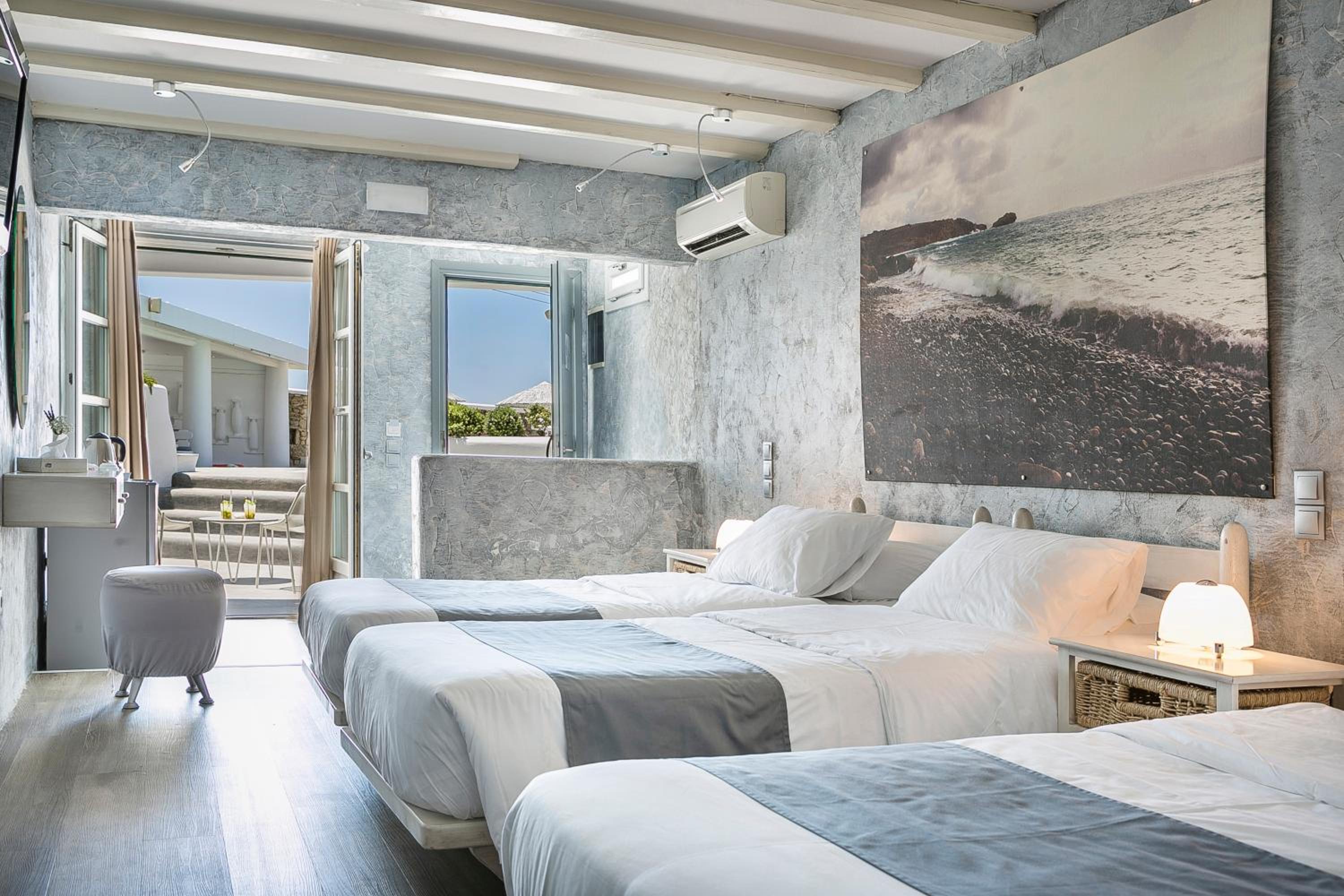 Triple Room with Pool View photo 1