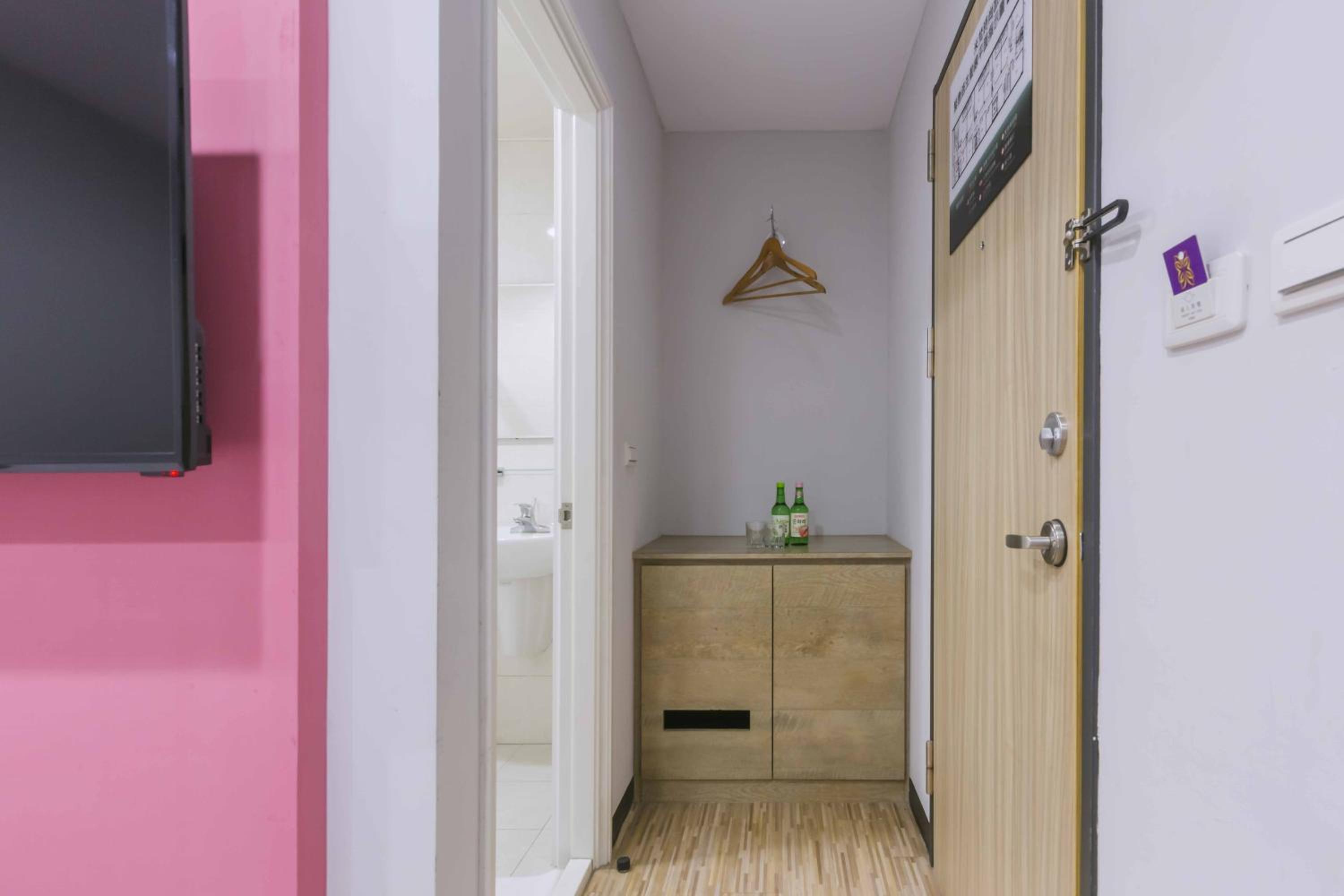 Exquisite Double Room (Without Window)  photo 2