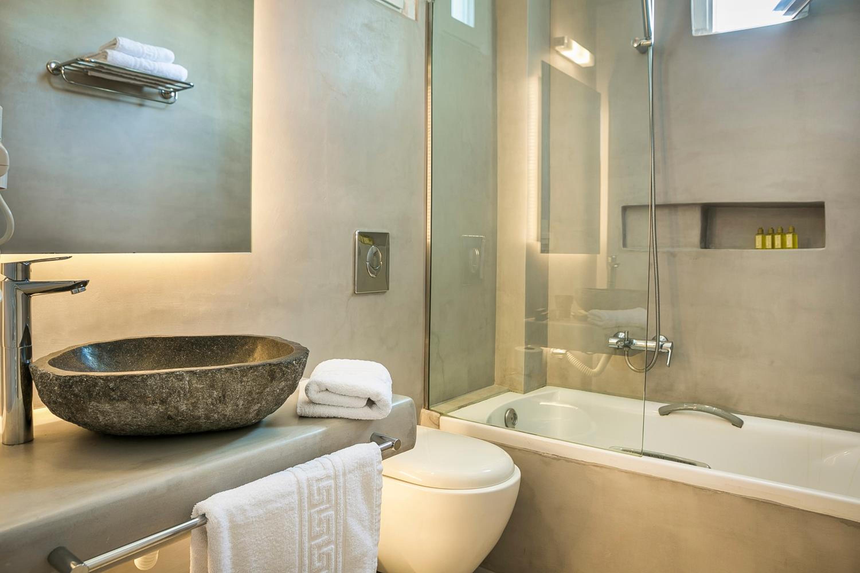 Double or Twin Room with Sea View photo 3