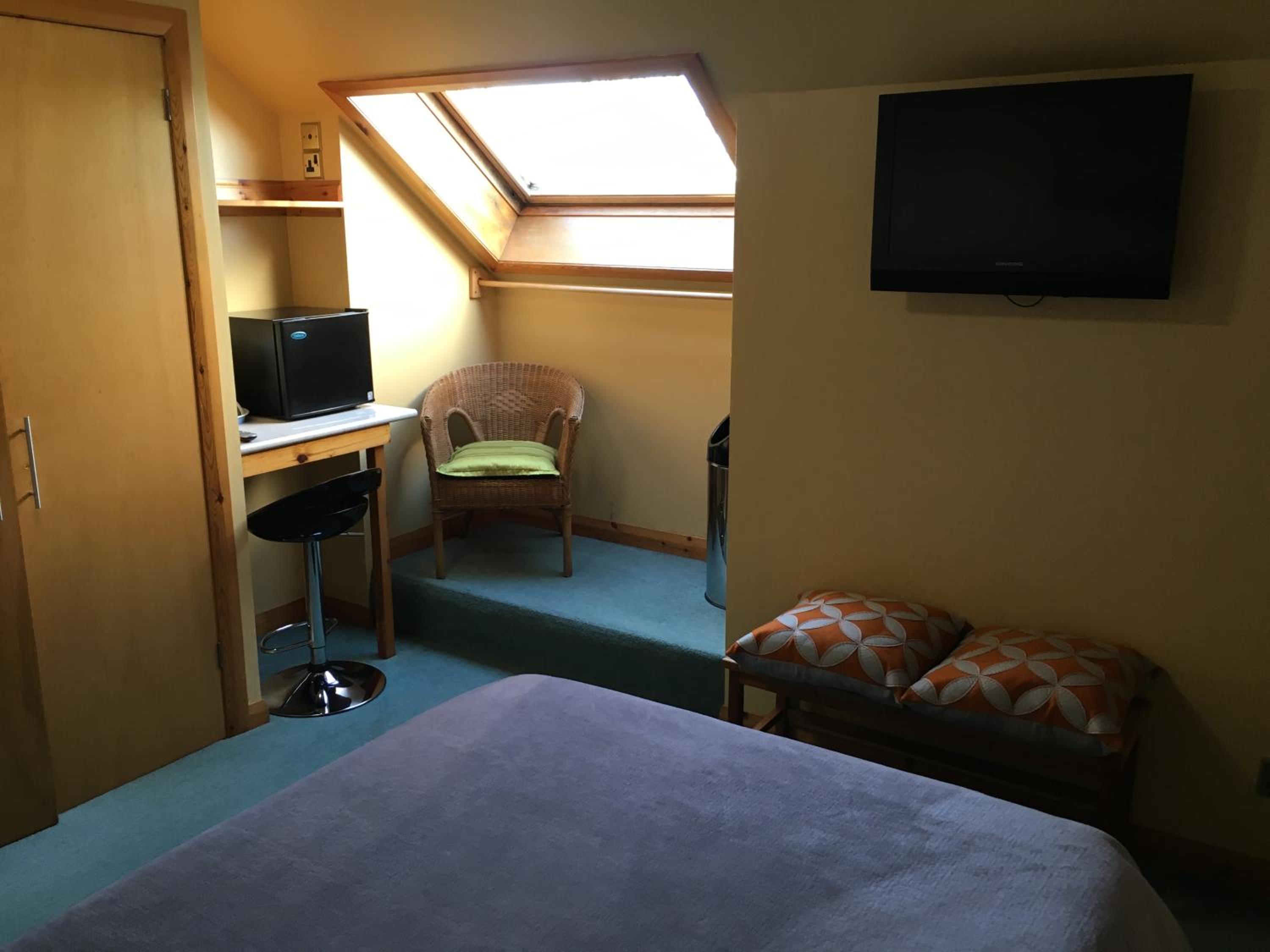Double Room with Private Bathroom photo 1