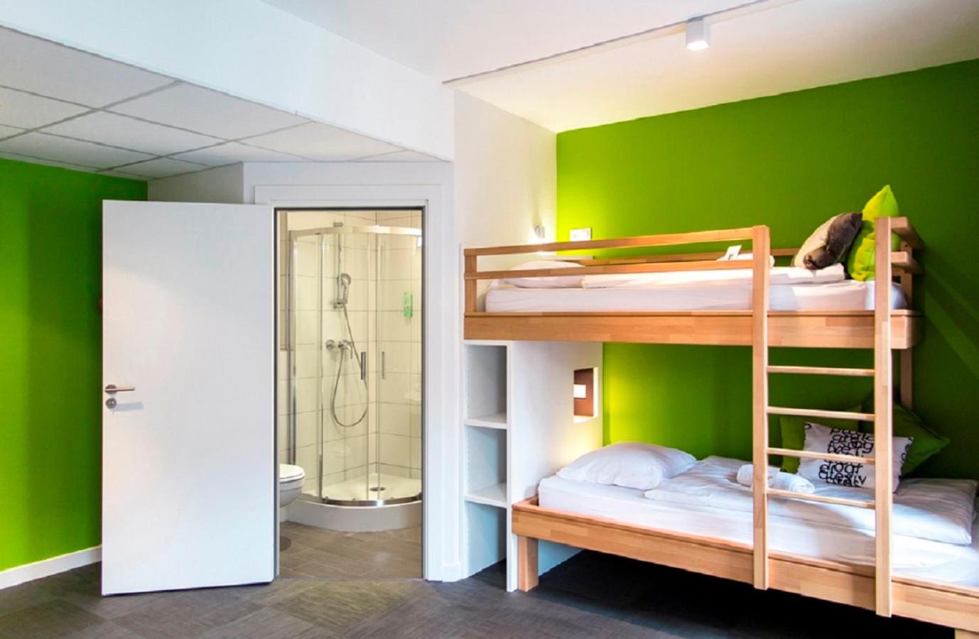 Triple Room with Private Bathroom - Photo 8