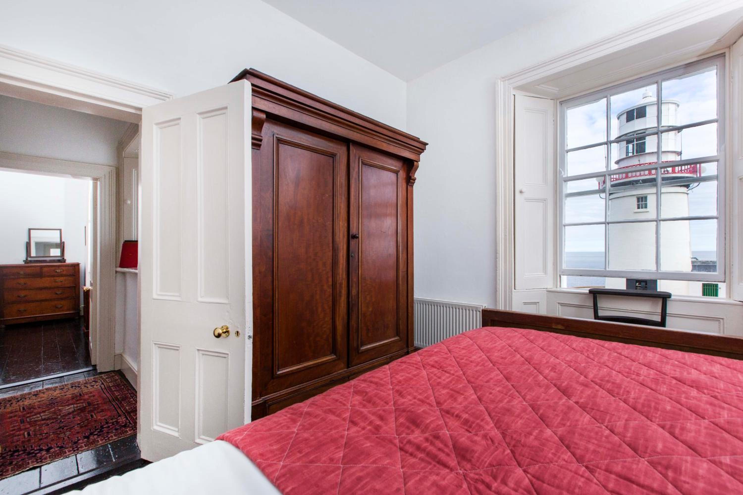 Two-Bedroom House photo 3