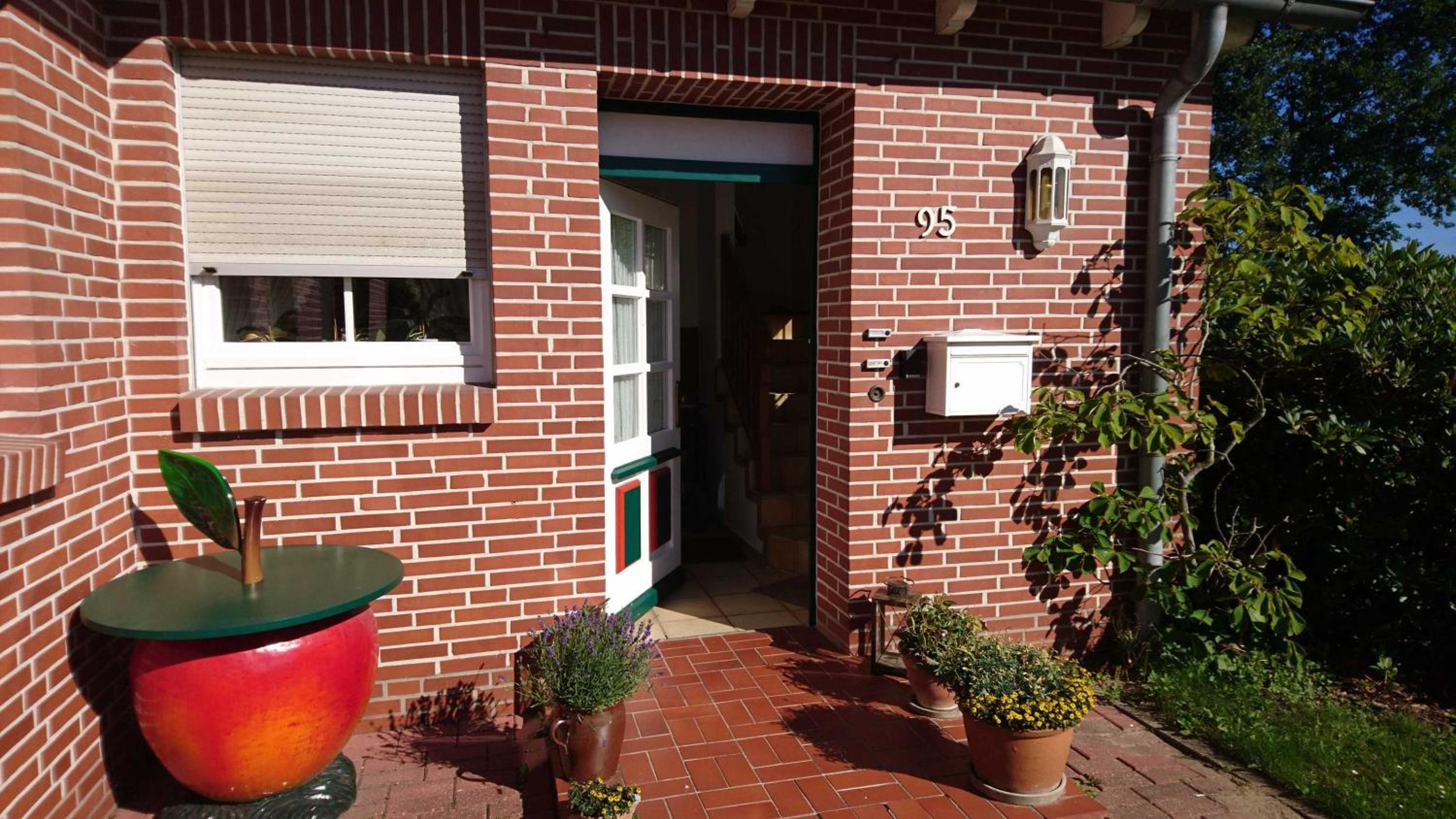 One-Bedroom Apartment with Shower photo 3