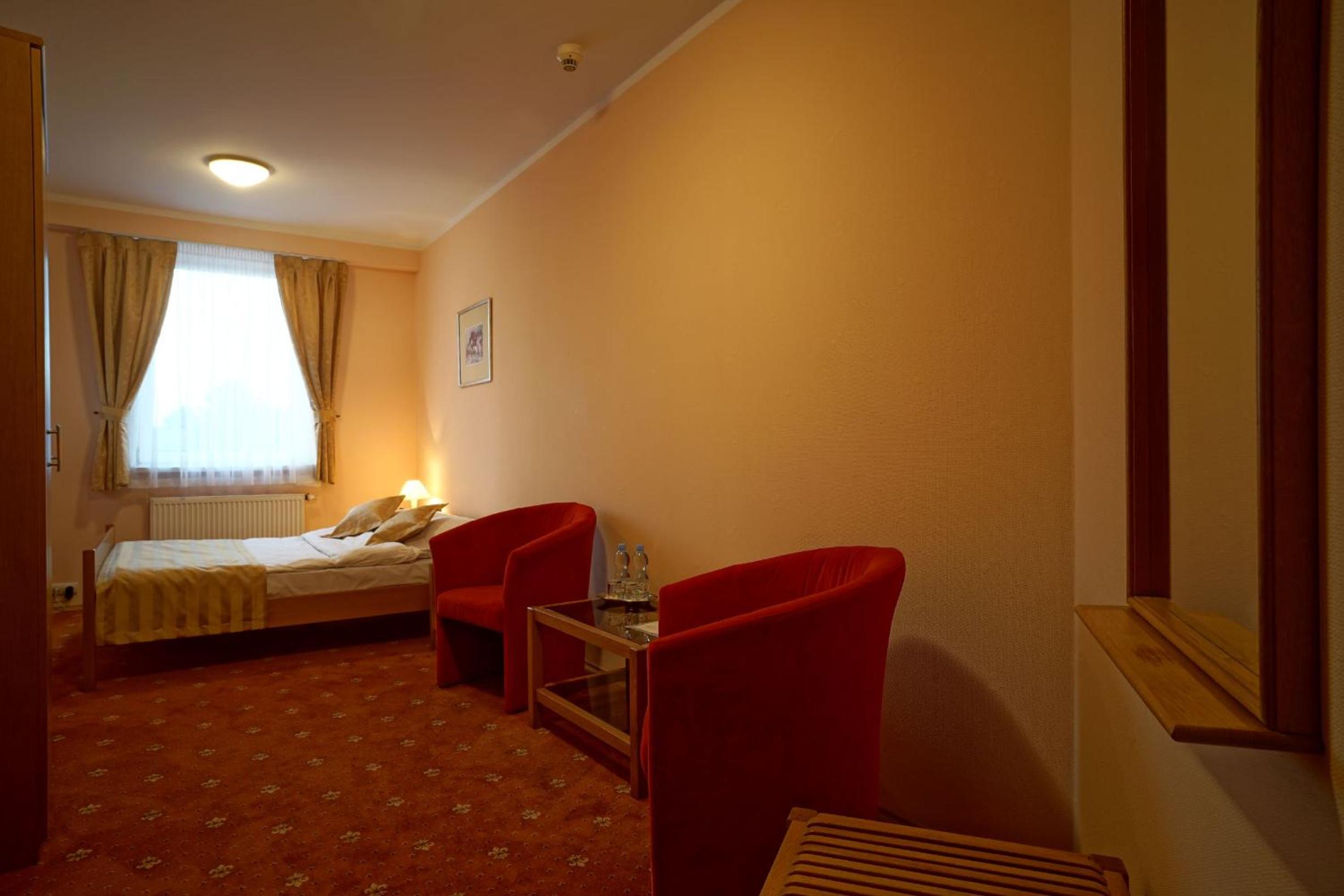 Double Room - Photo 16
