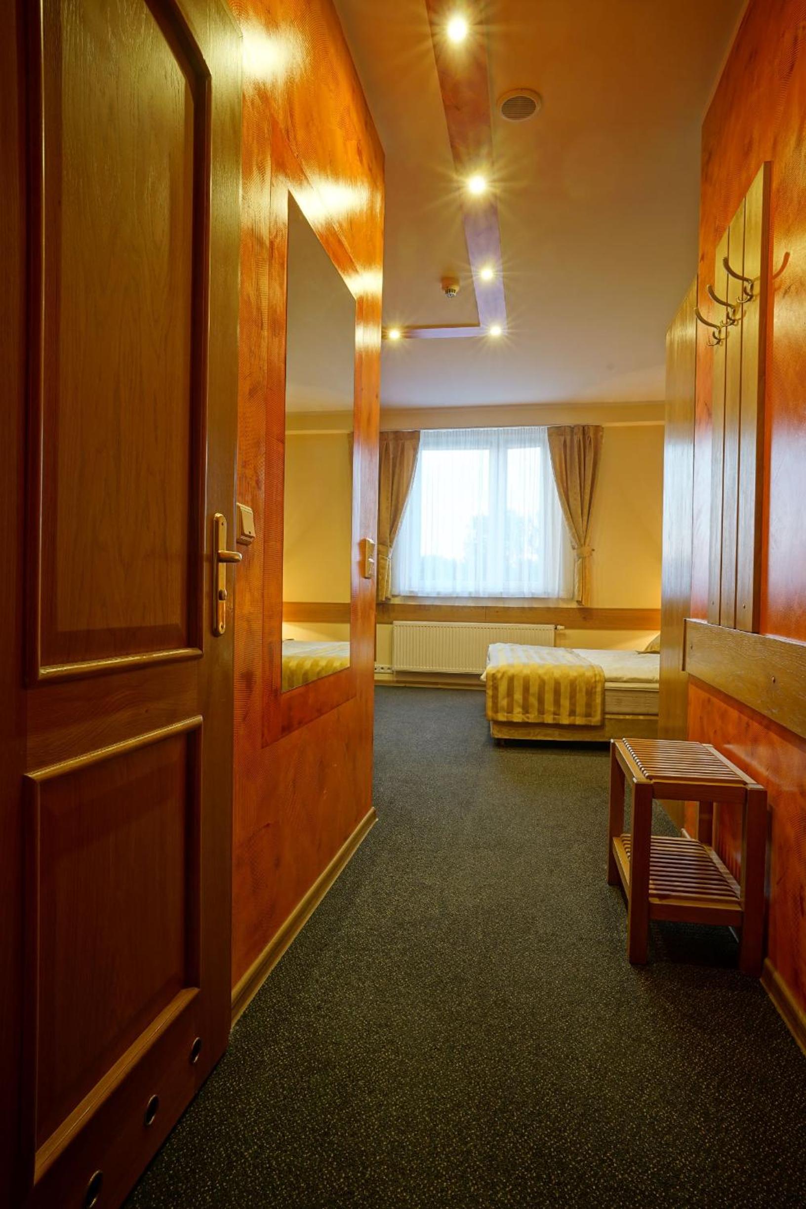 Double Room - Photo 10