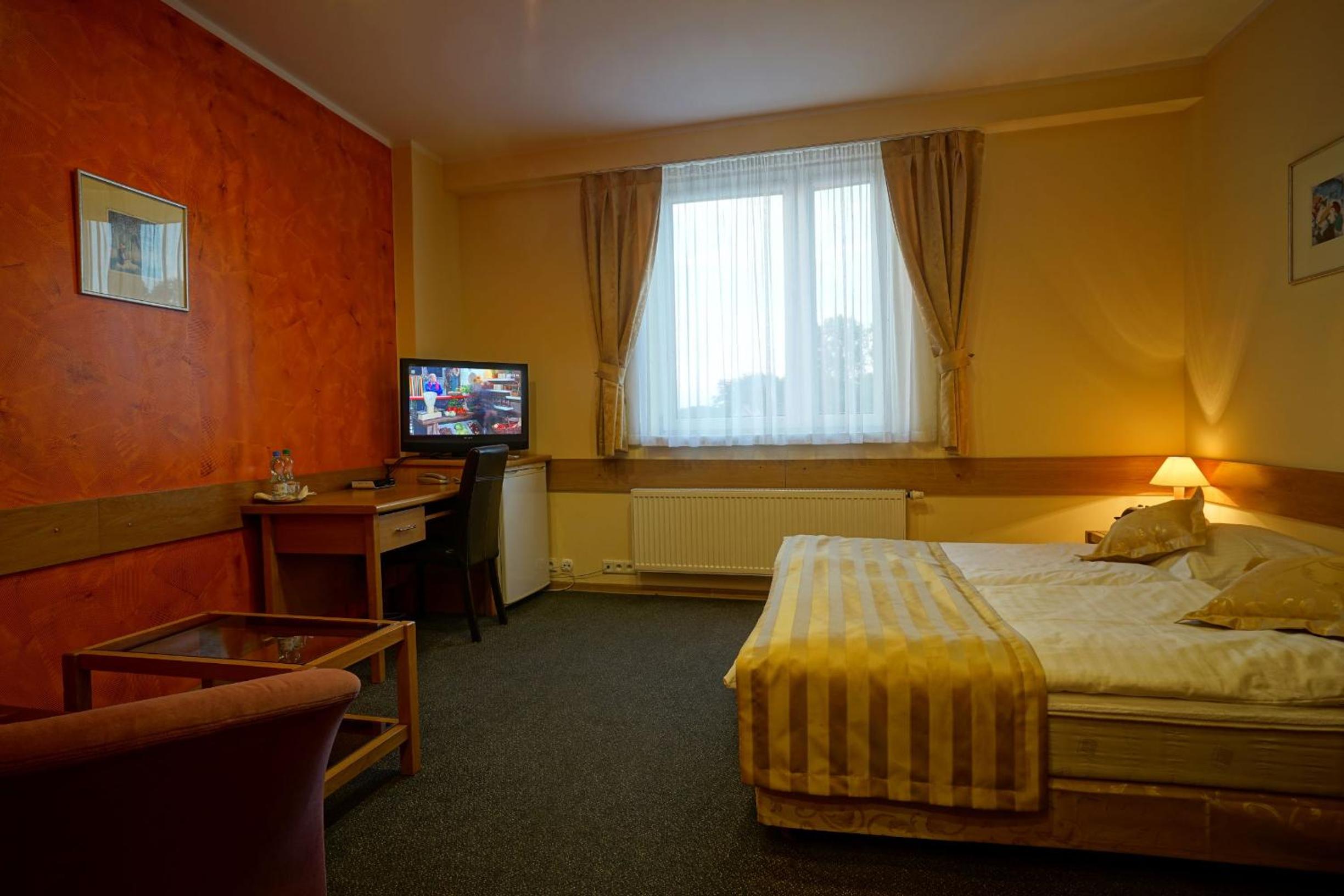 Twin Room - Photo 7