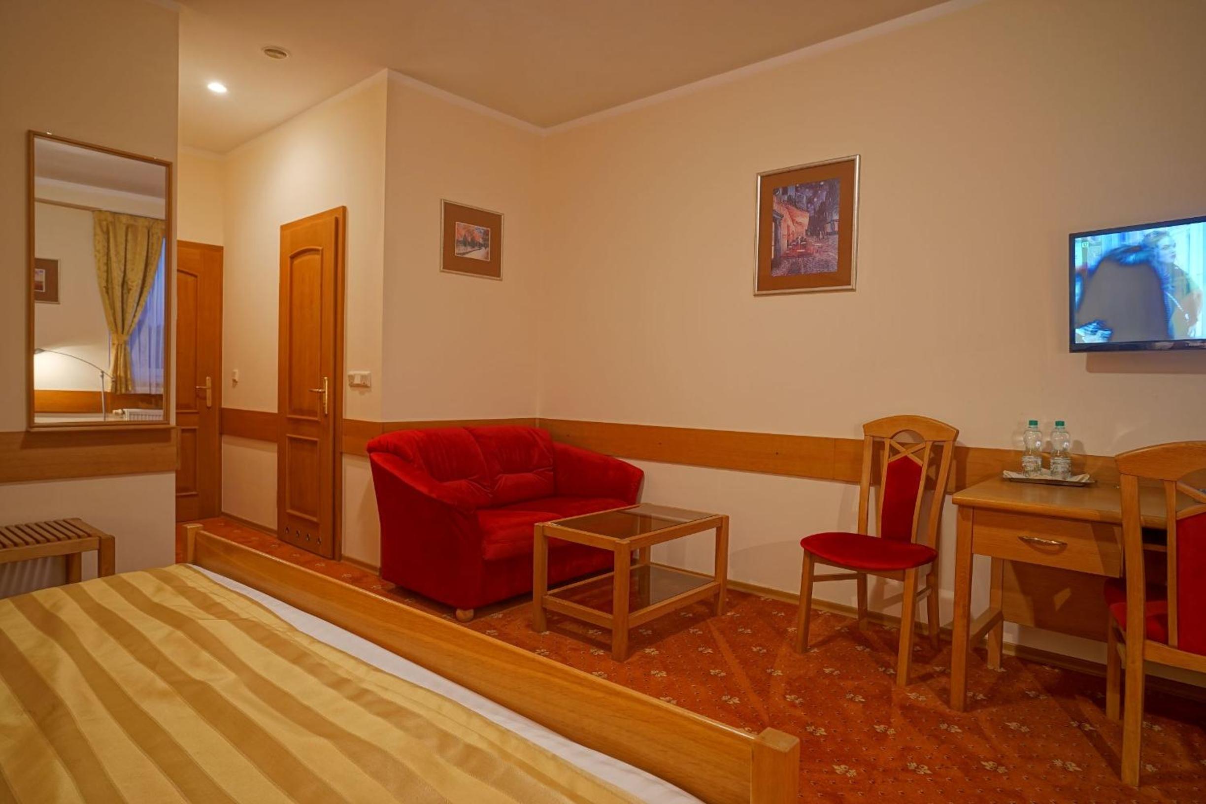 Double Room - Photo 2