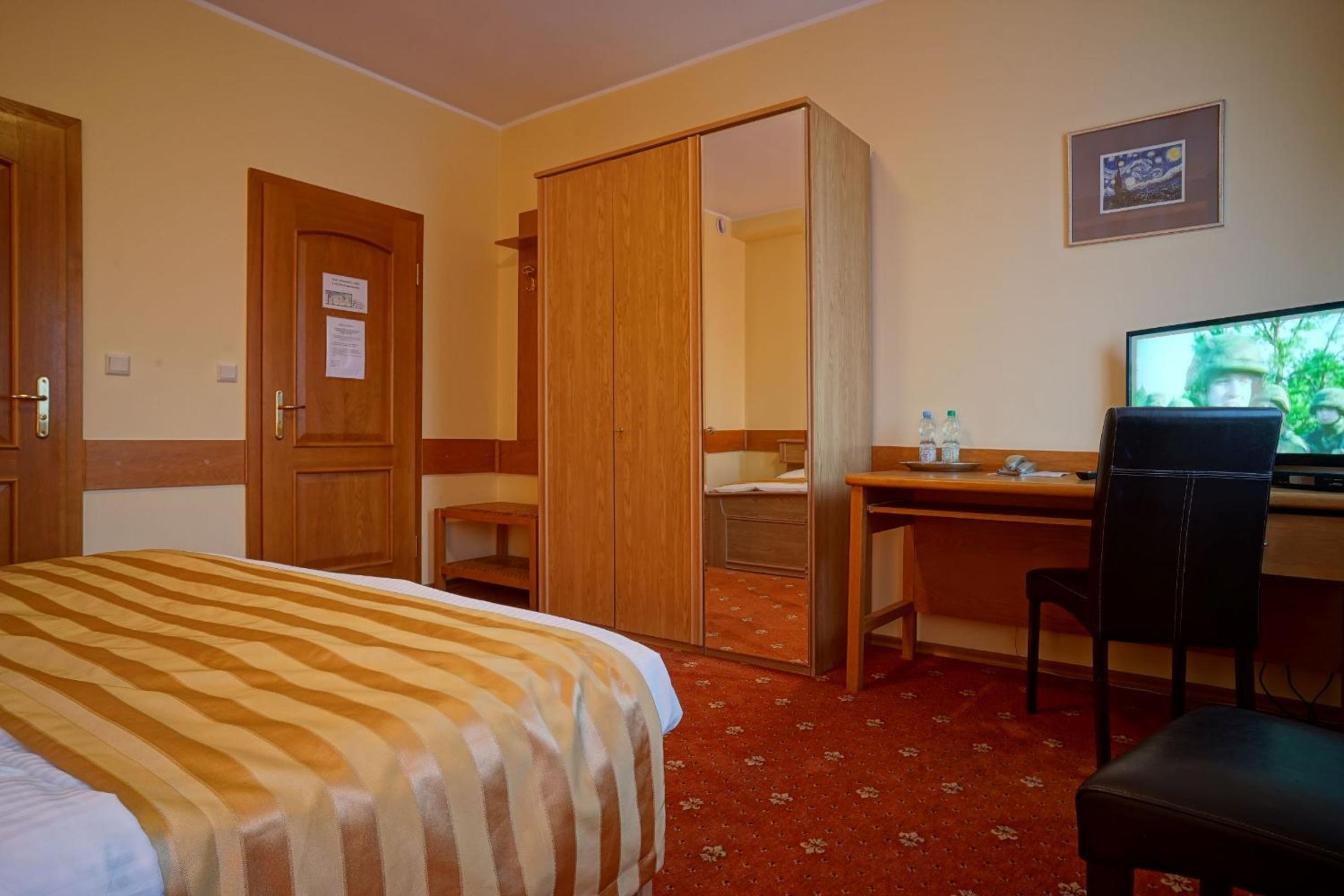 Double Room - Photo 7