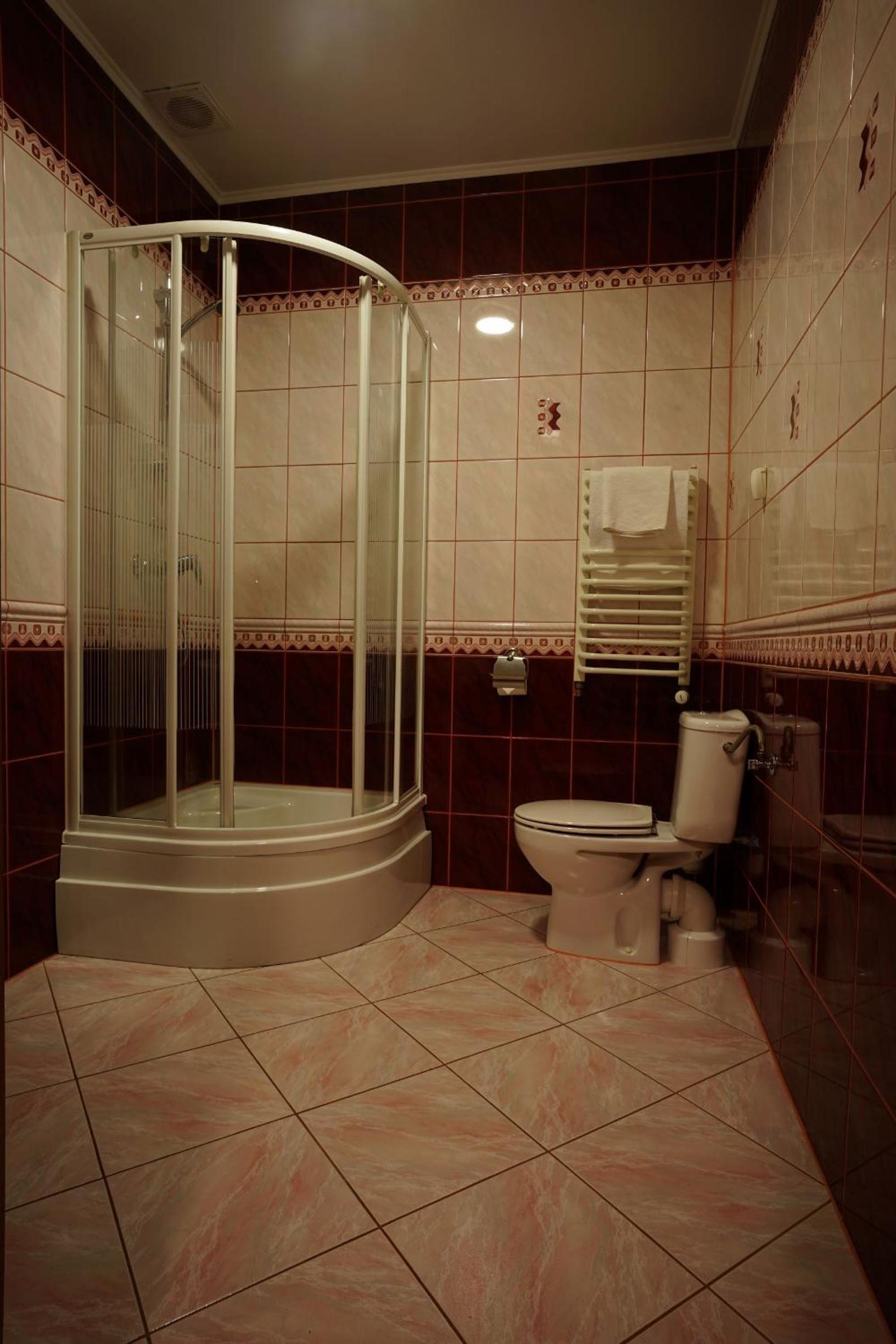 Double Room - Photo 15