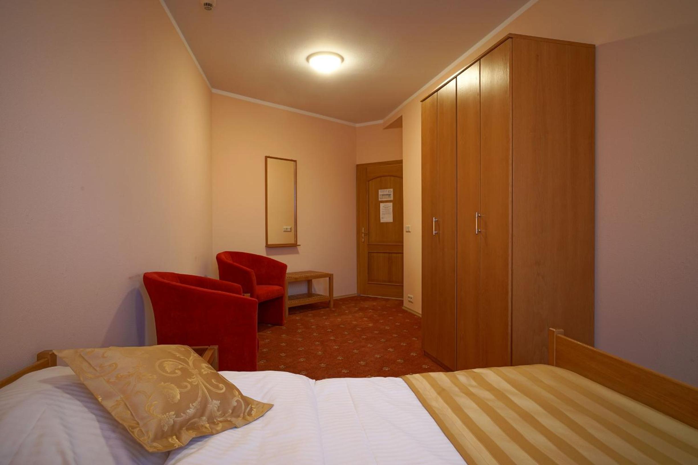 Double Room - Photo 8