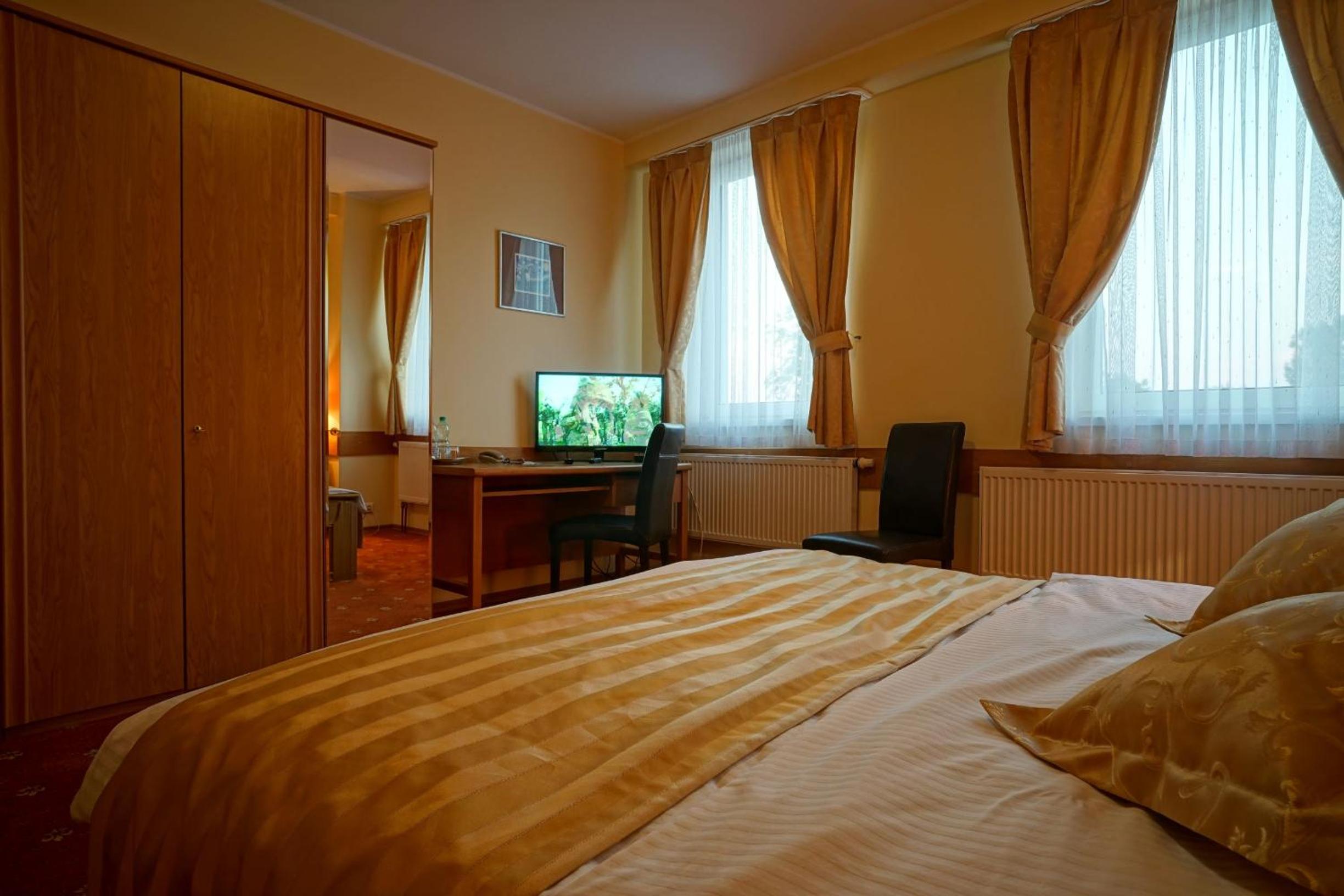 Double Room - Photo 5
