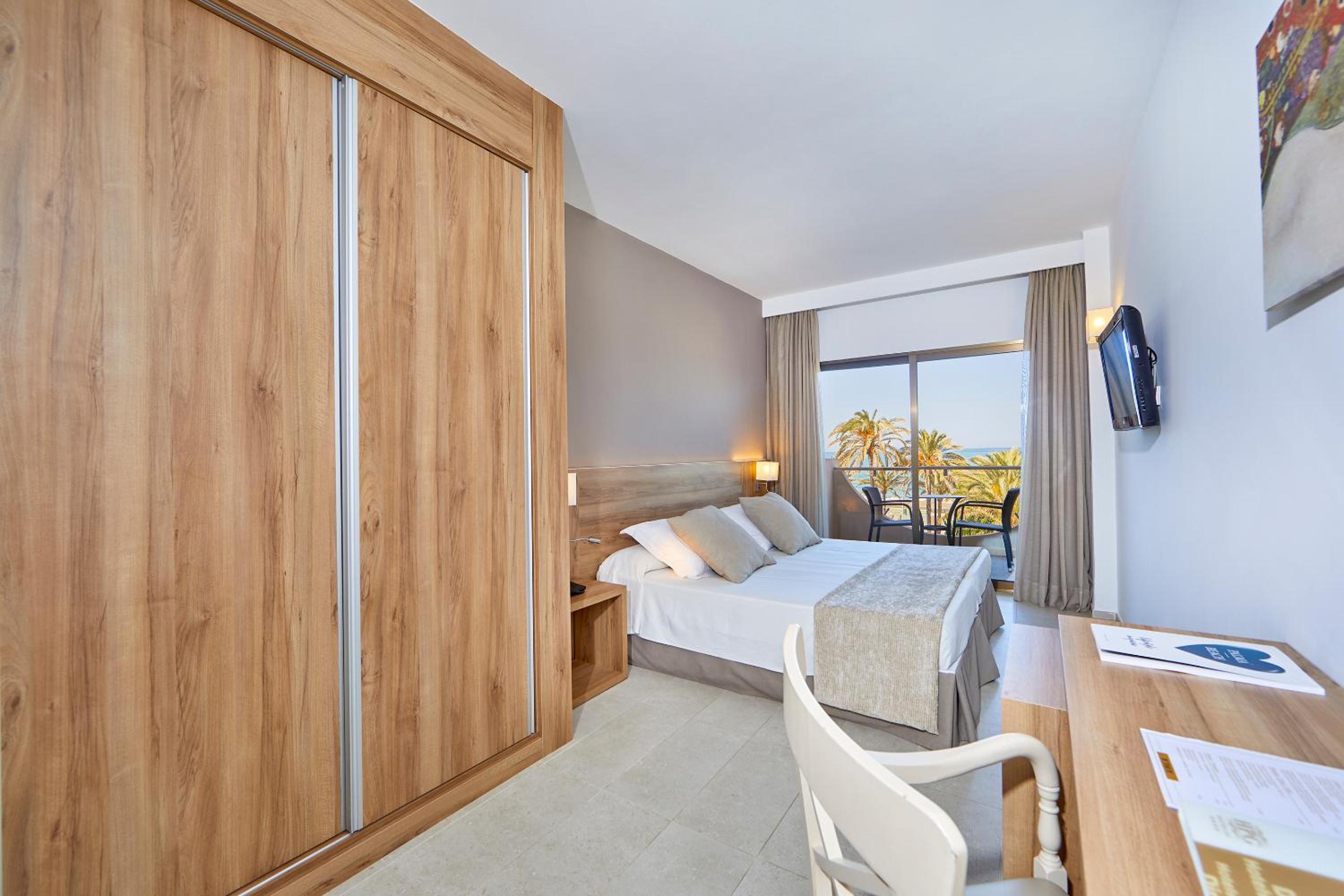 Double Room with Sea View photo 2