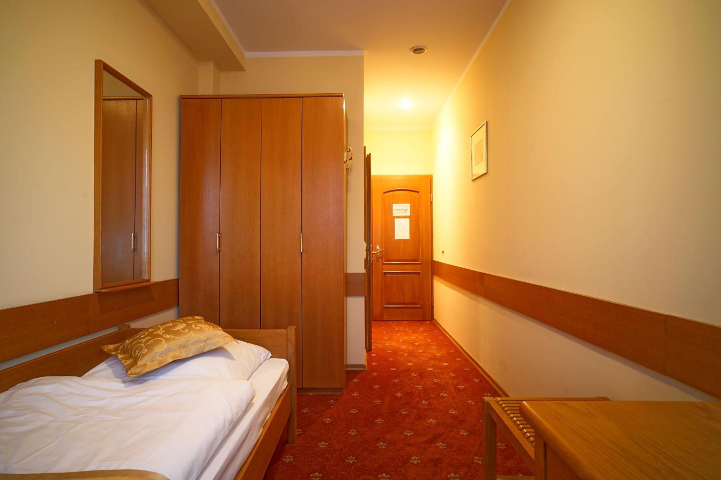Single Room photo 3