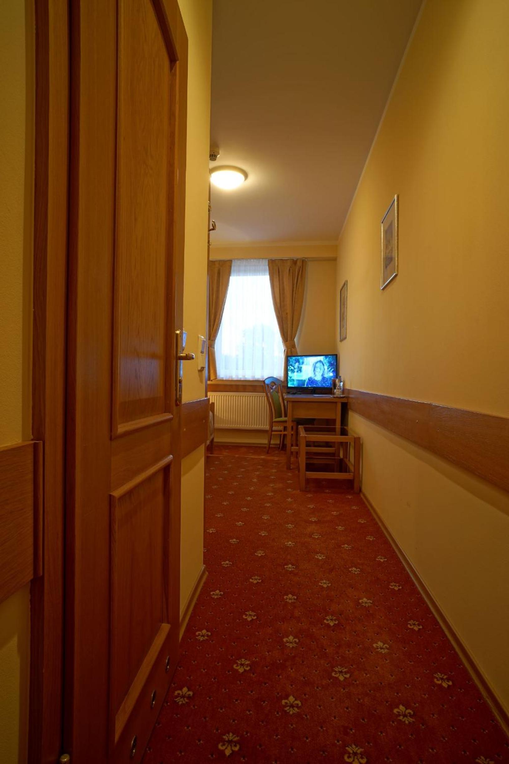 Single Room photo 2