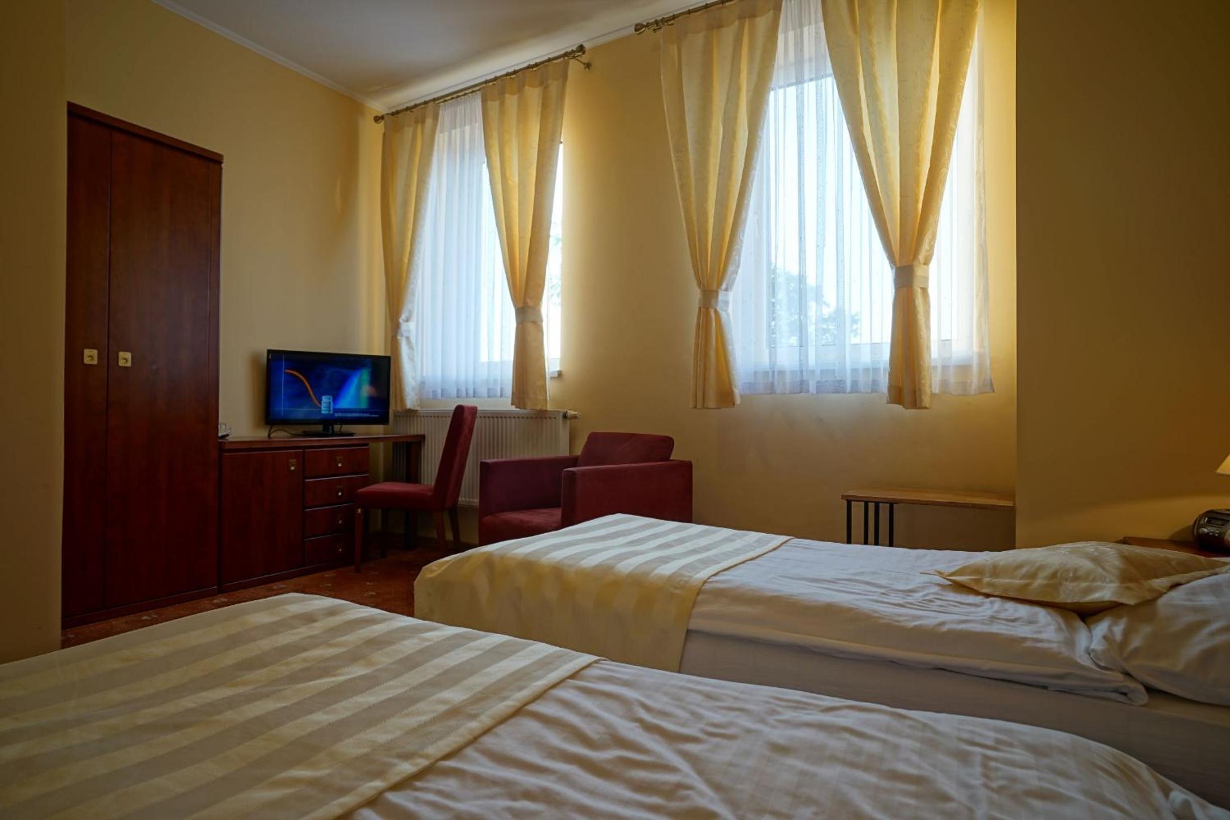 Twin Room - Photo 1