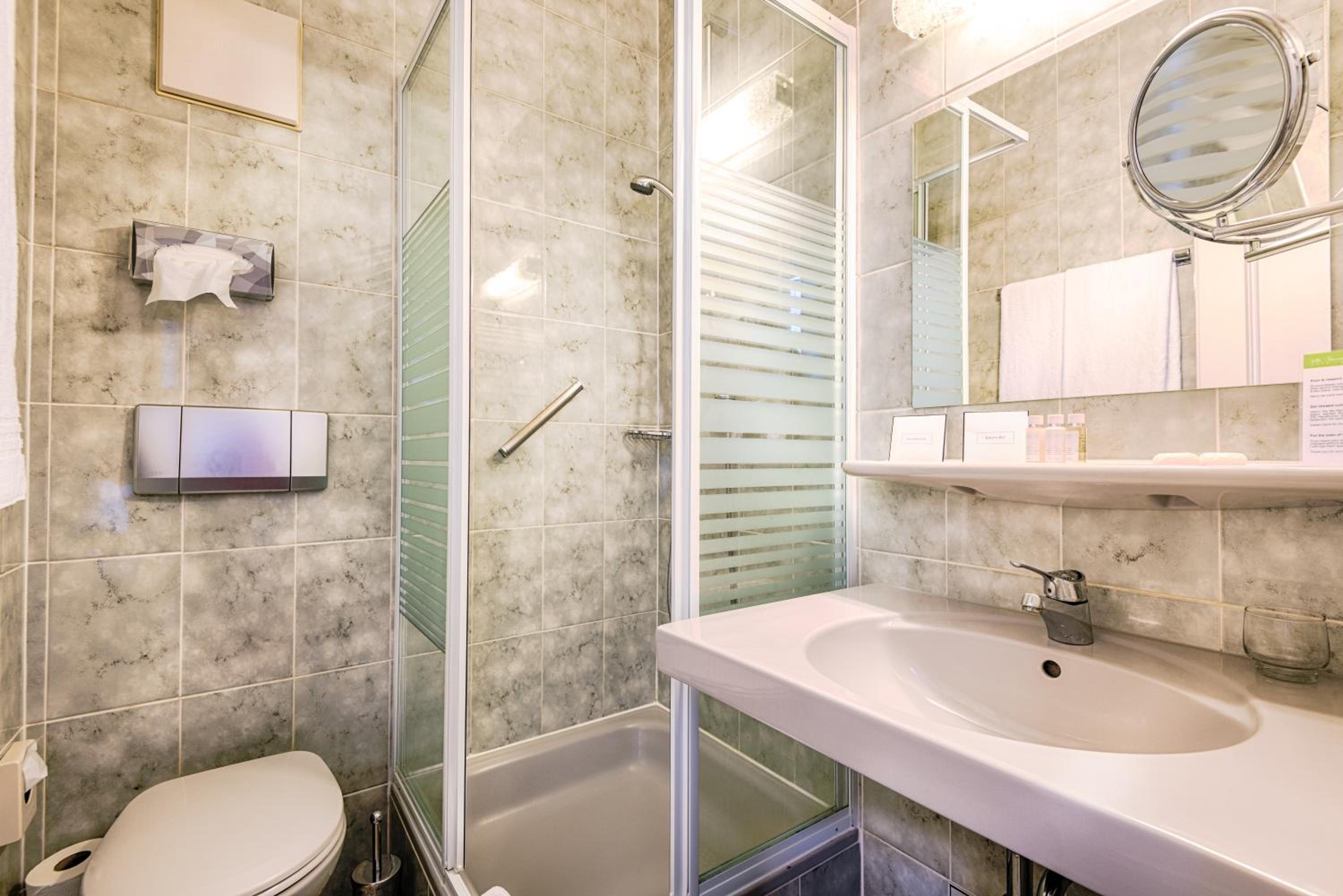 Standard Room - Photo 4