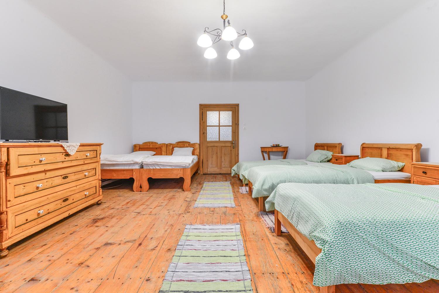 Triple Room with Private Bathroom - Photo 1