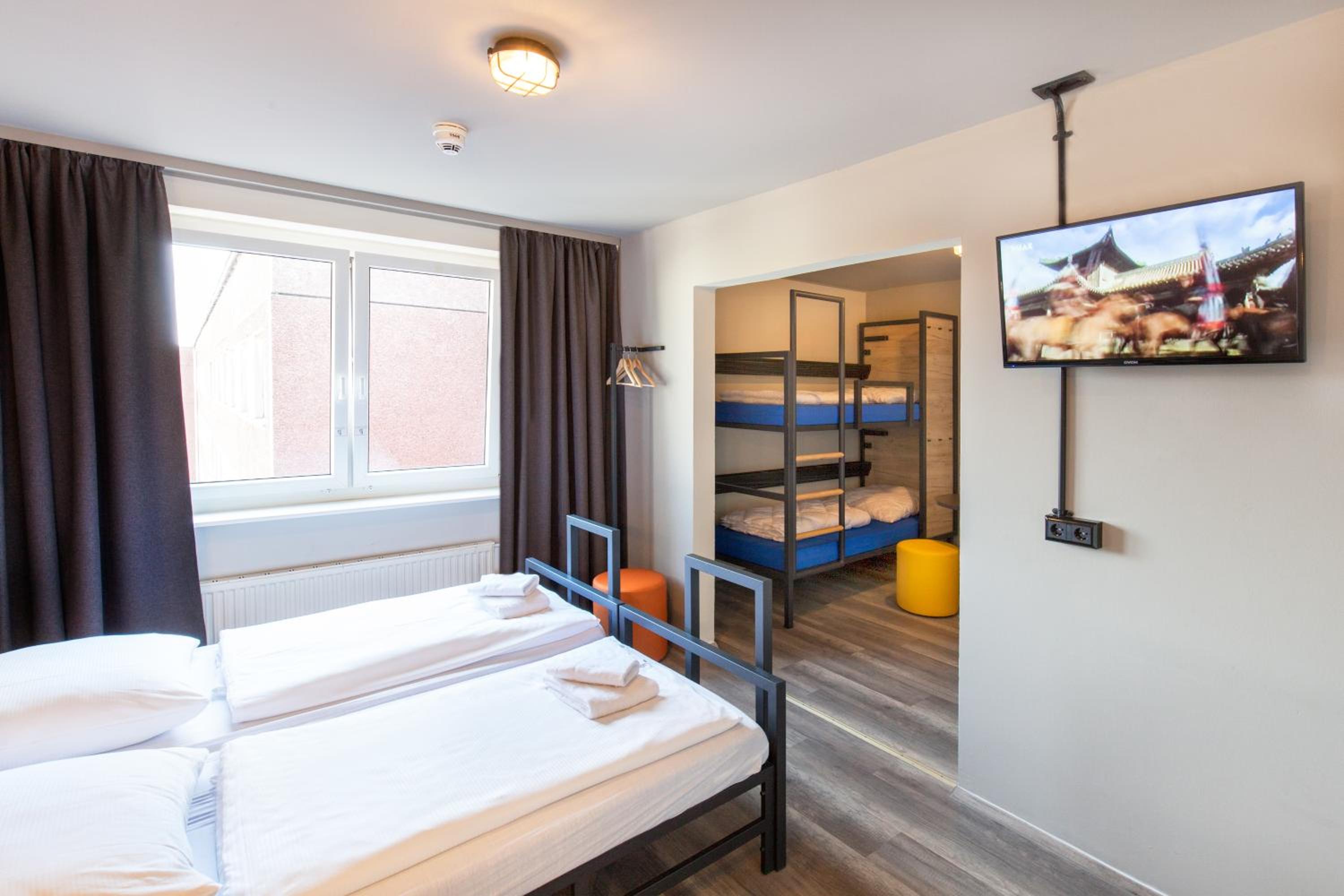 Quadruple Room - Photo 3